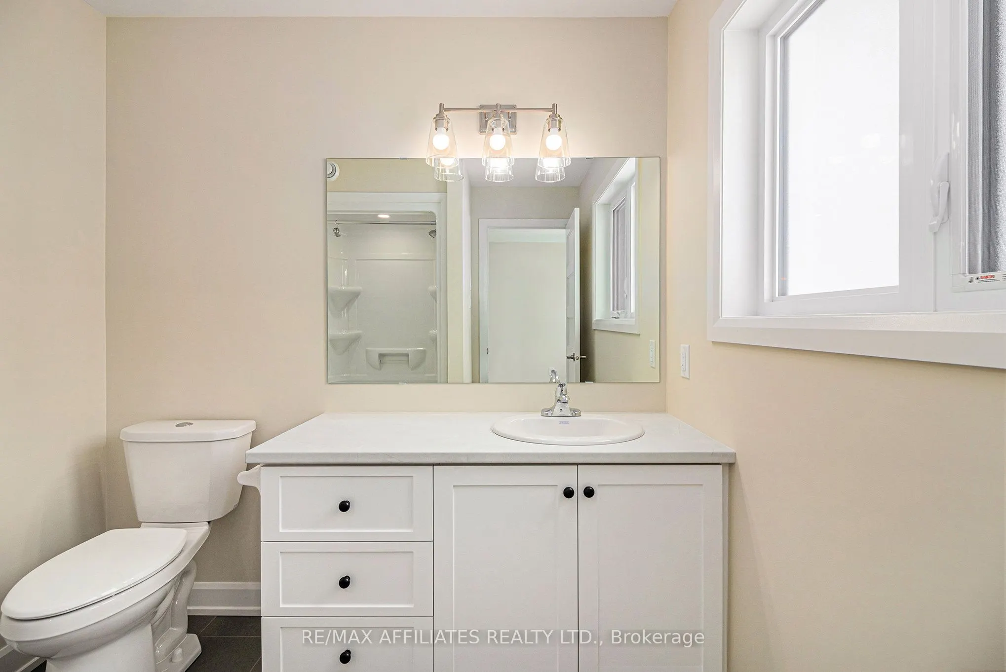 355 VOYAGEUR Place