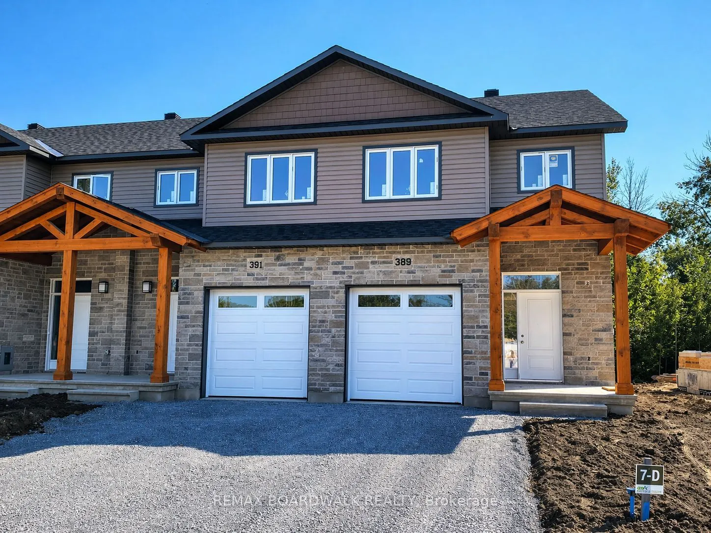 355 VOYAGEUR Place
