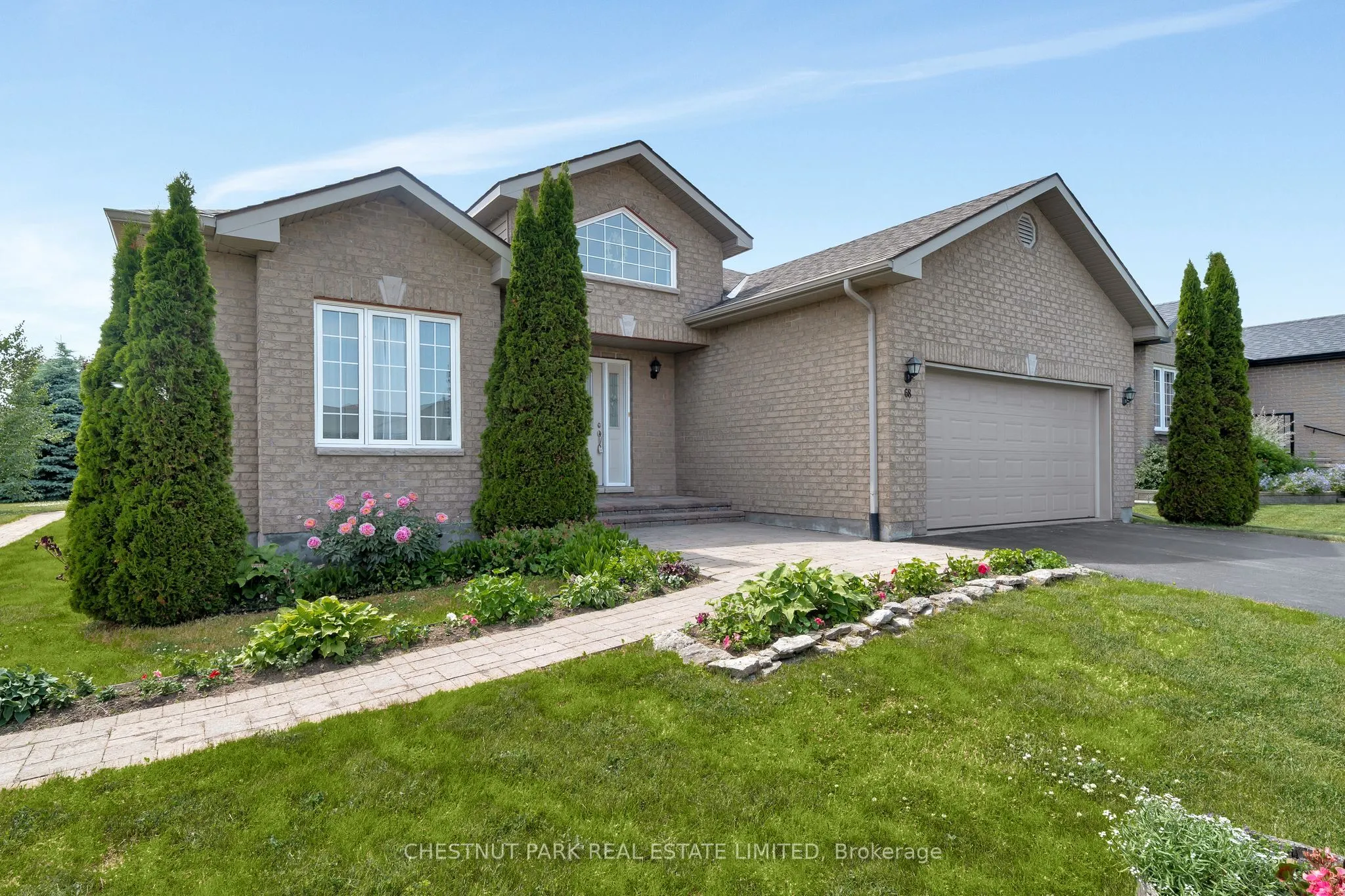 68 Maplehurst Crescent