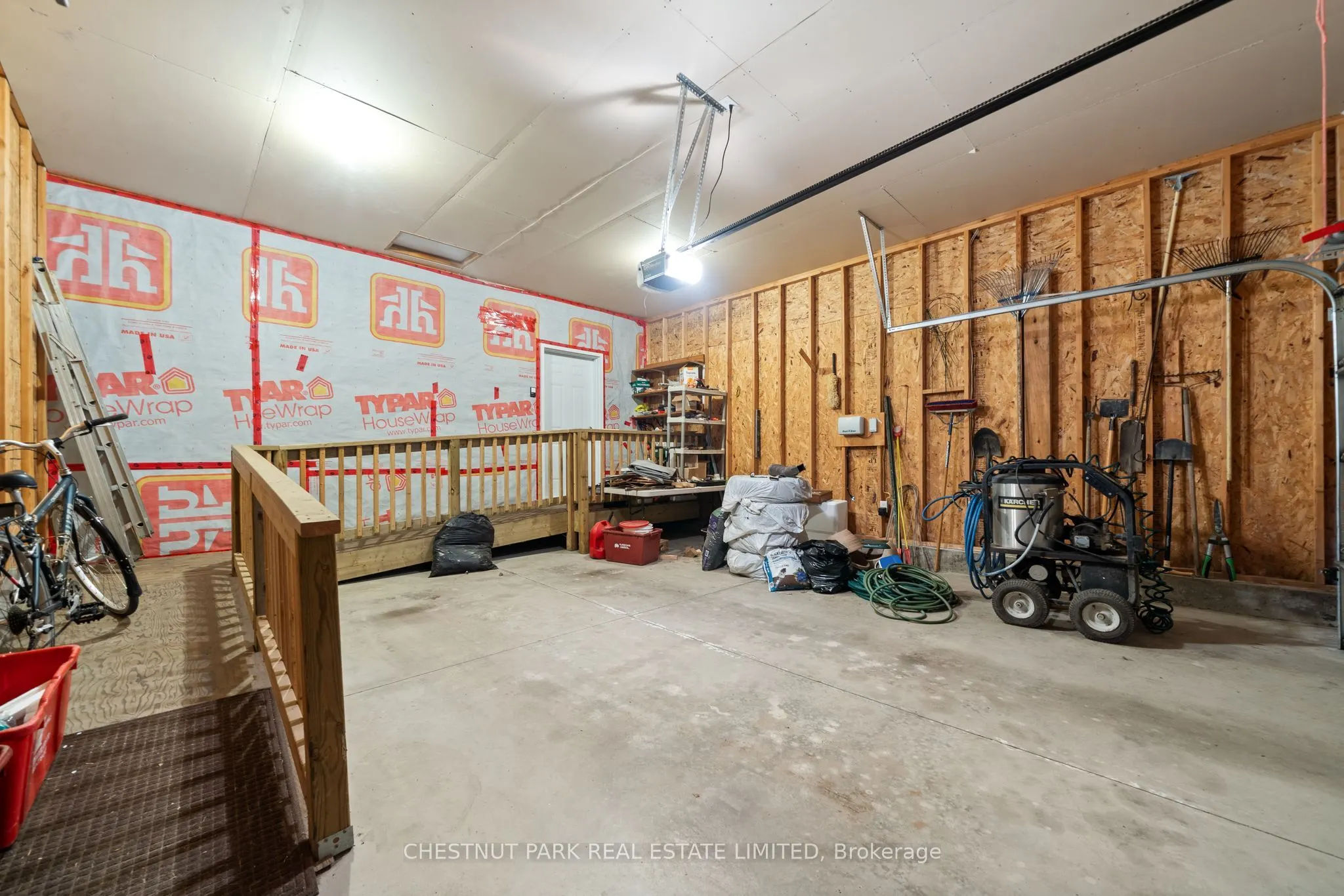 68 Maplehurst Crescent
