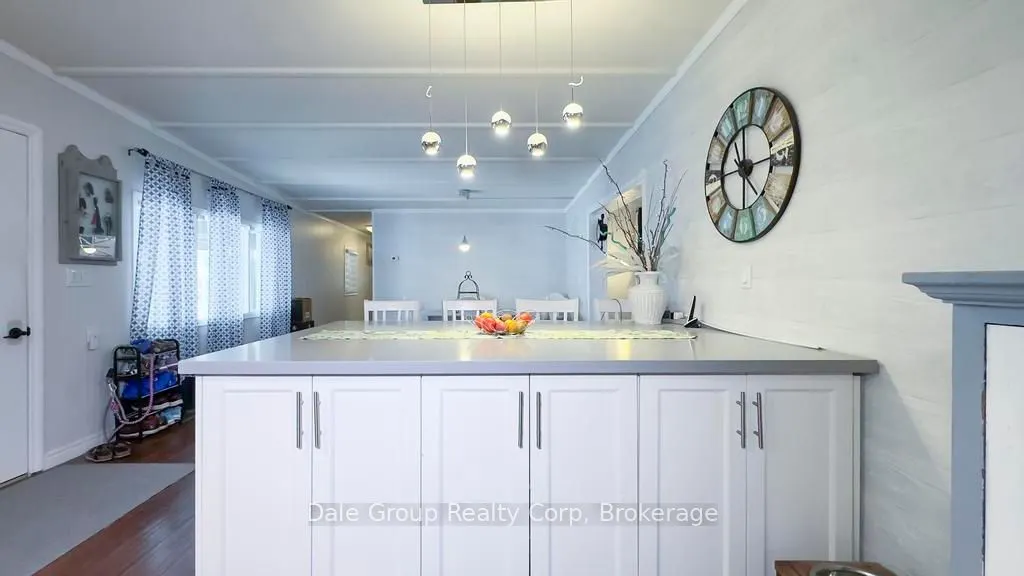 2 Sutton Drive N