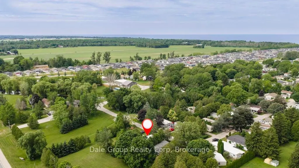 2 Sutton Drive N