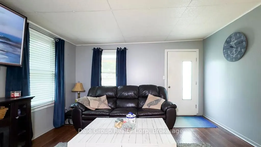2 Sutton Drive N
