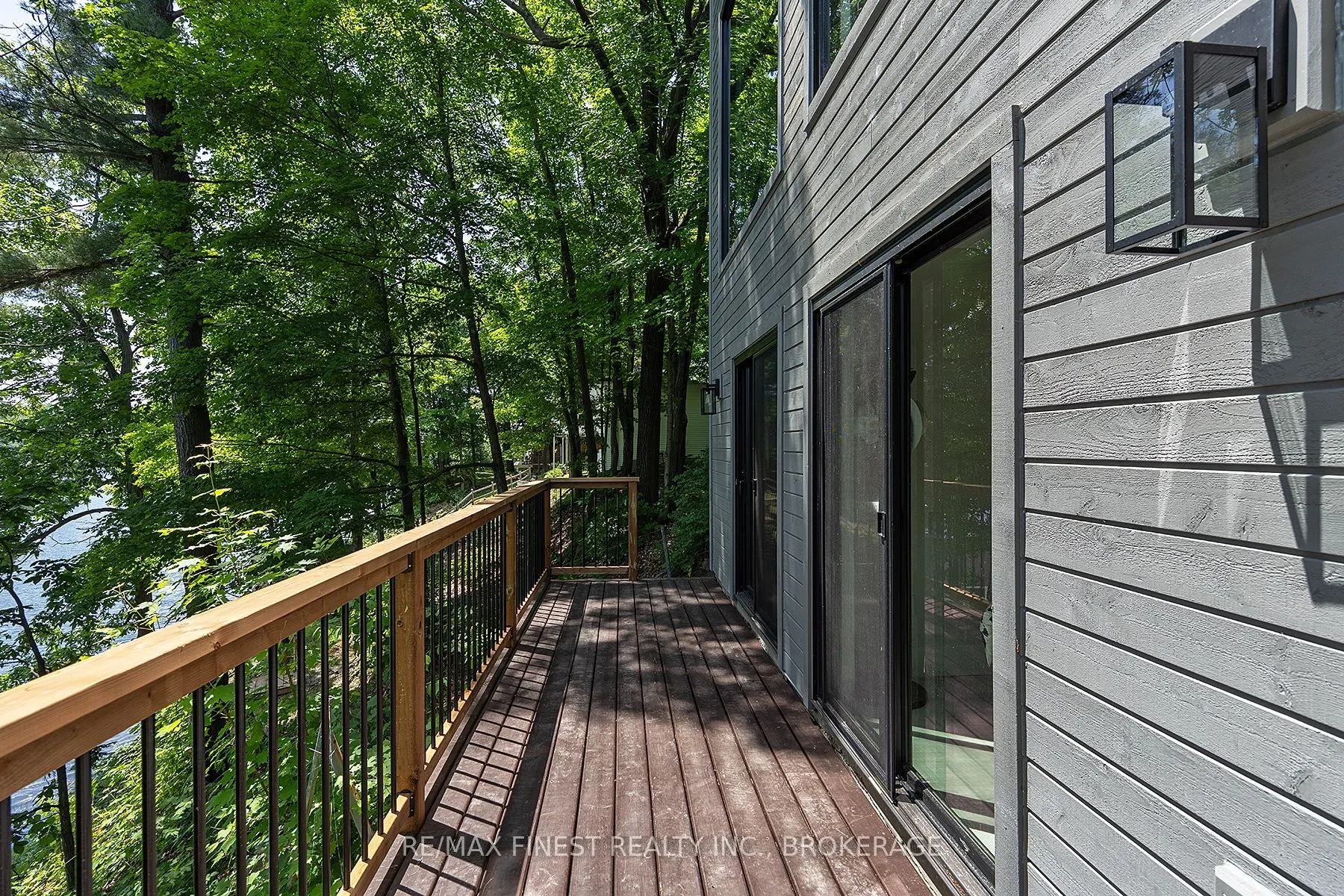 1005 MacDonald Lane