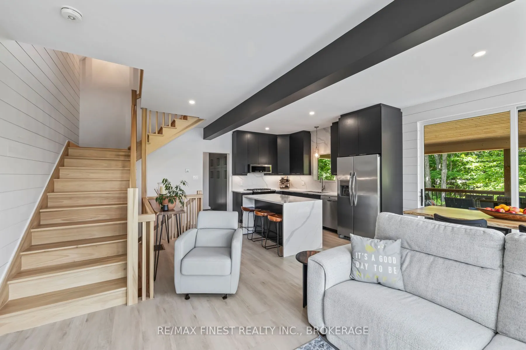 1005 MacDonald Lane
