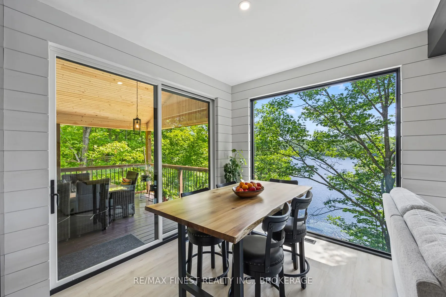 1005 MacDonald Lane