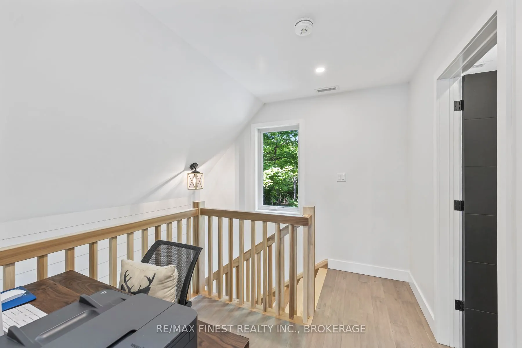 1005 MacDonald Lane