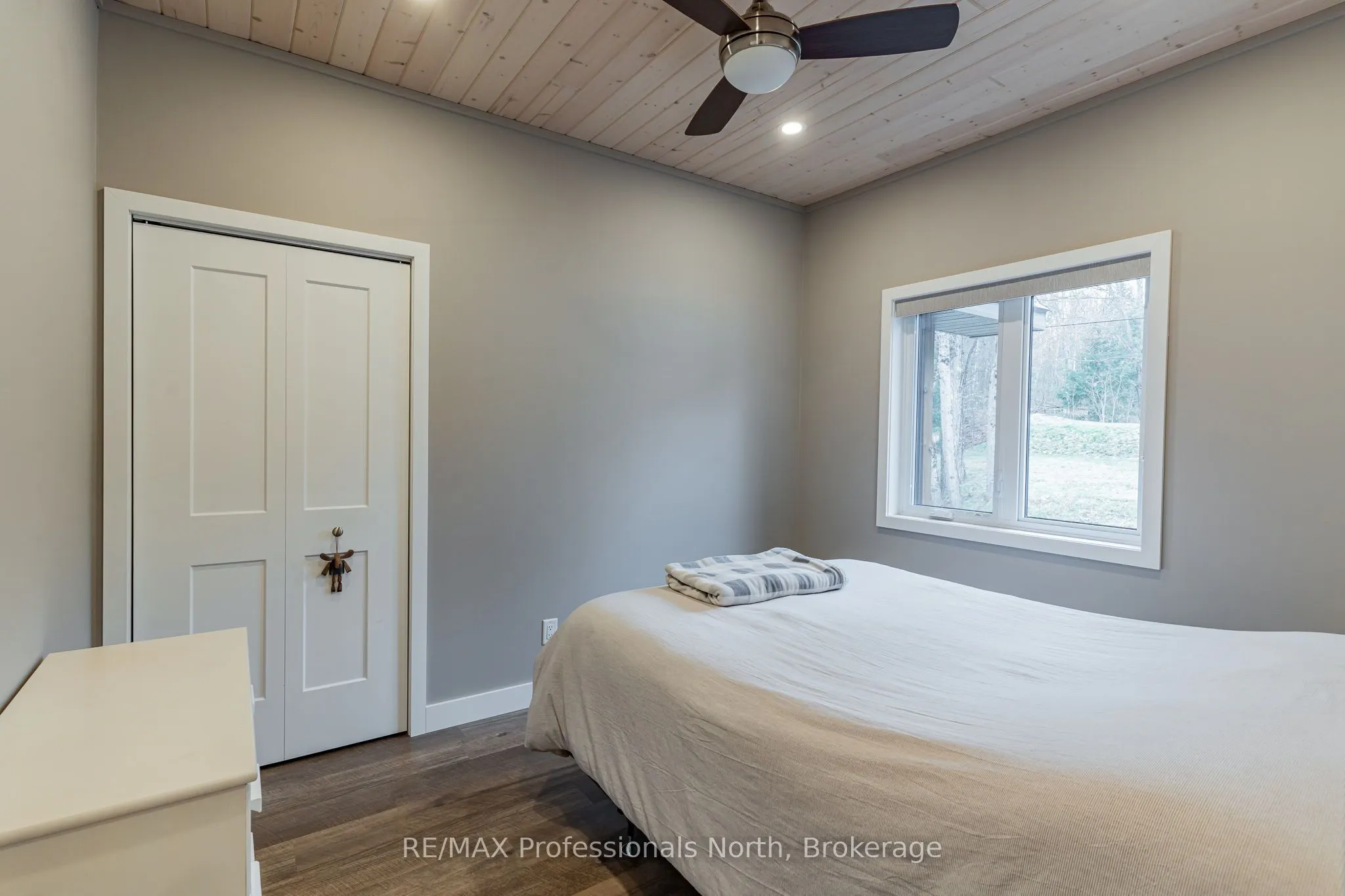 5997 Kennisis Lake Road