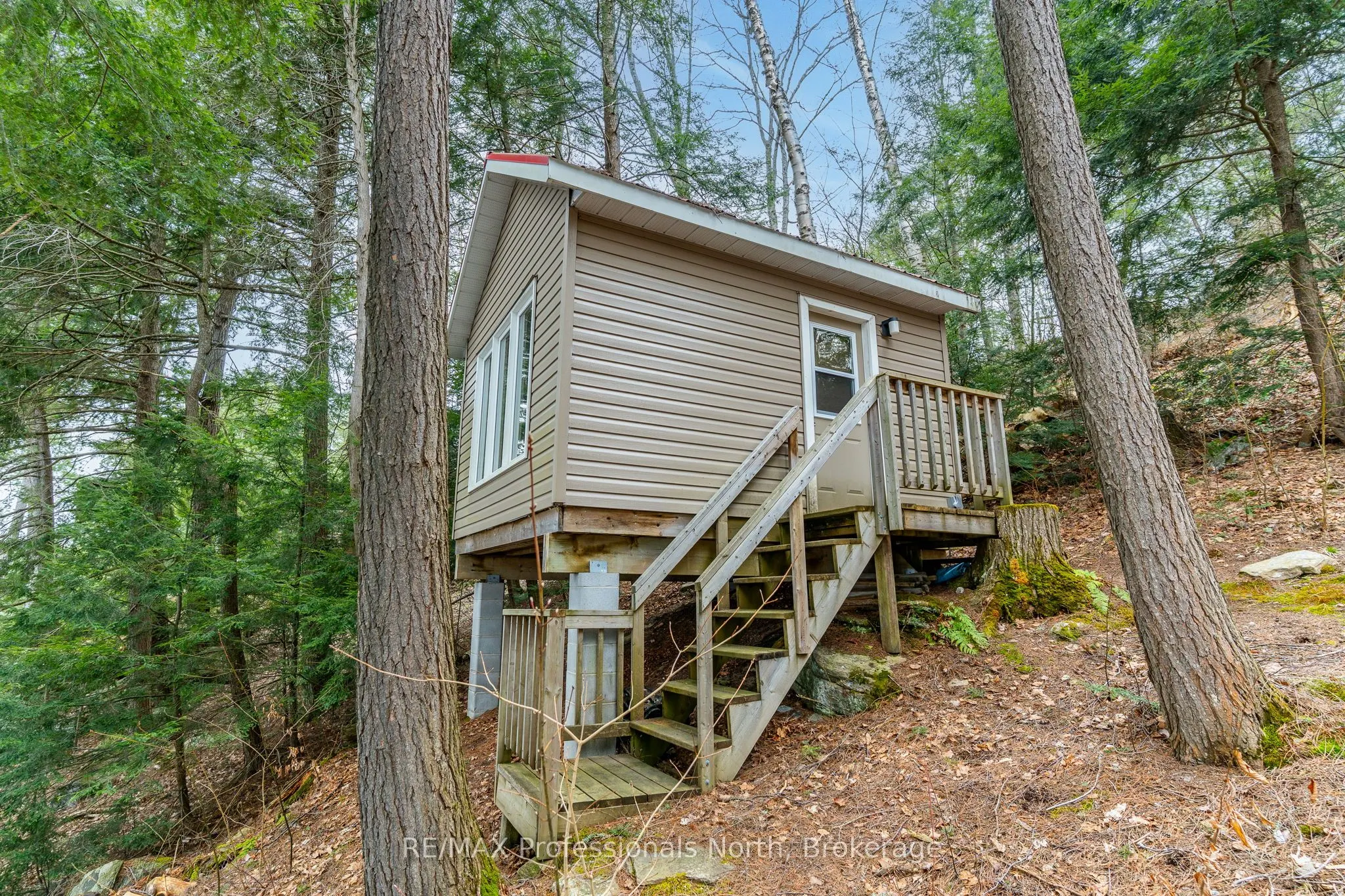 5997 Kennisis Lake Road