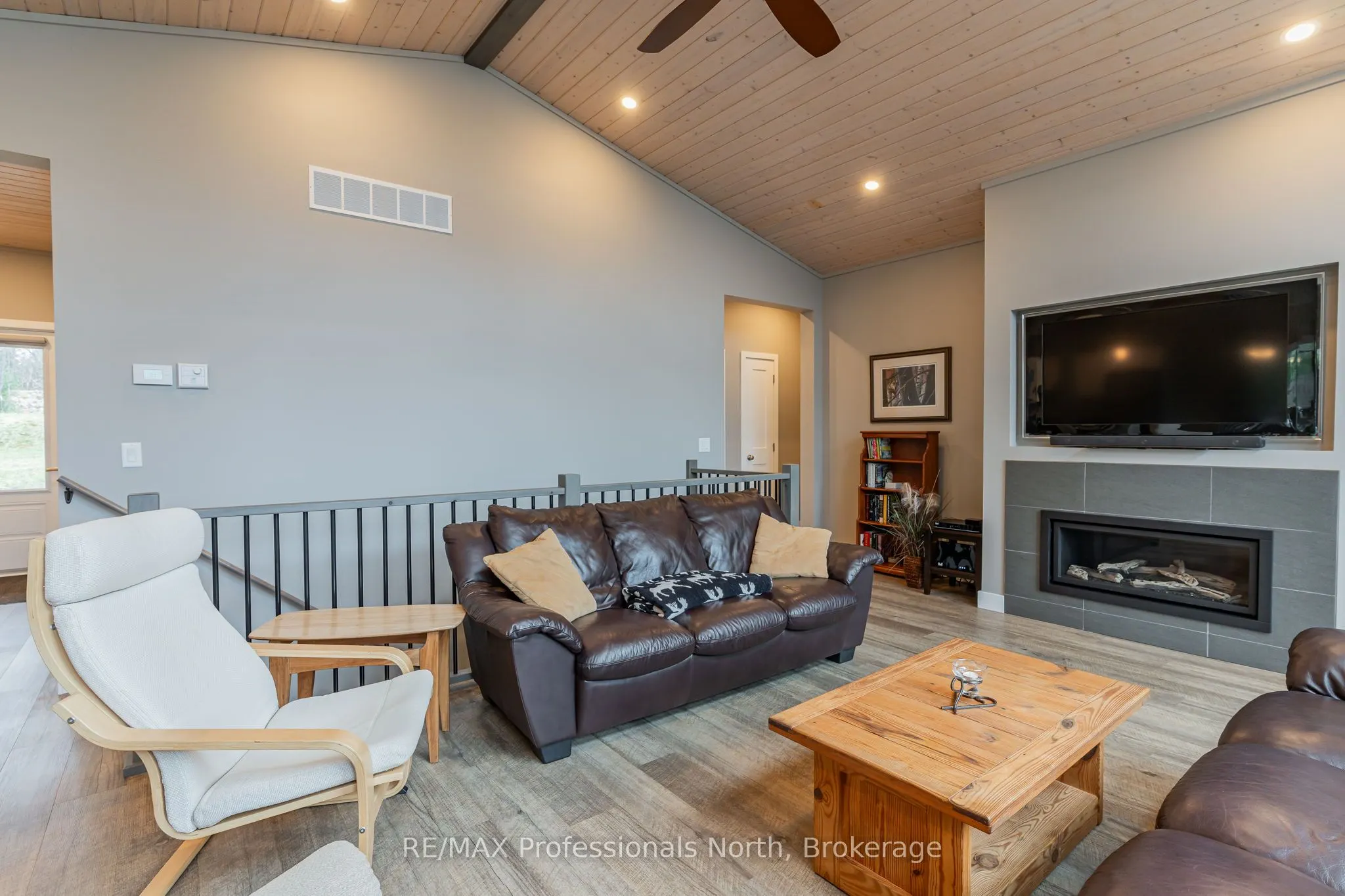 5997 Kennisis Lake Road