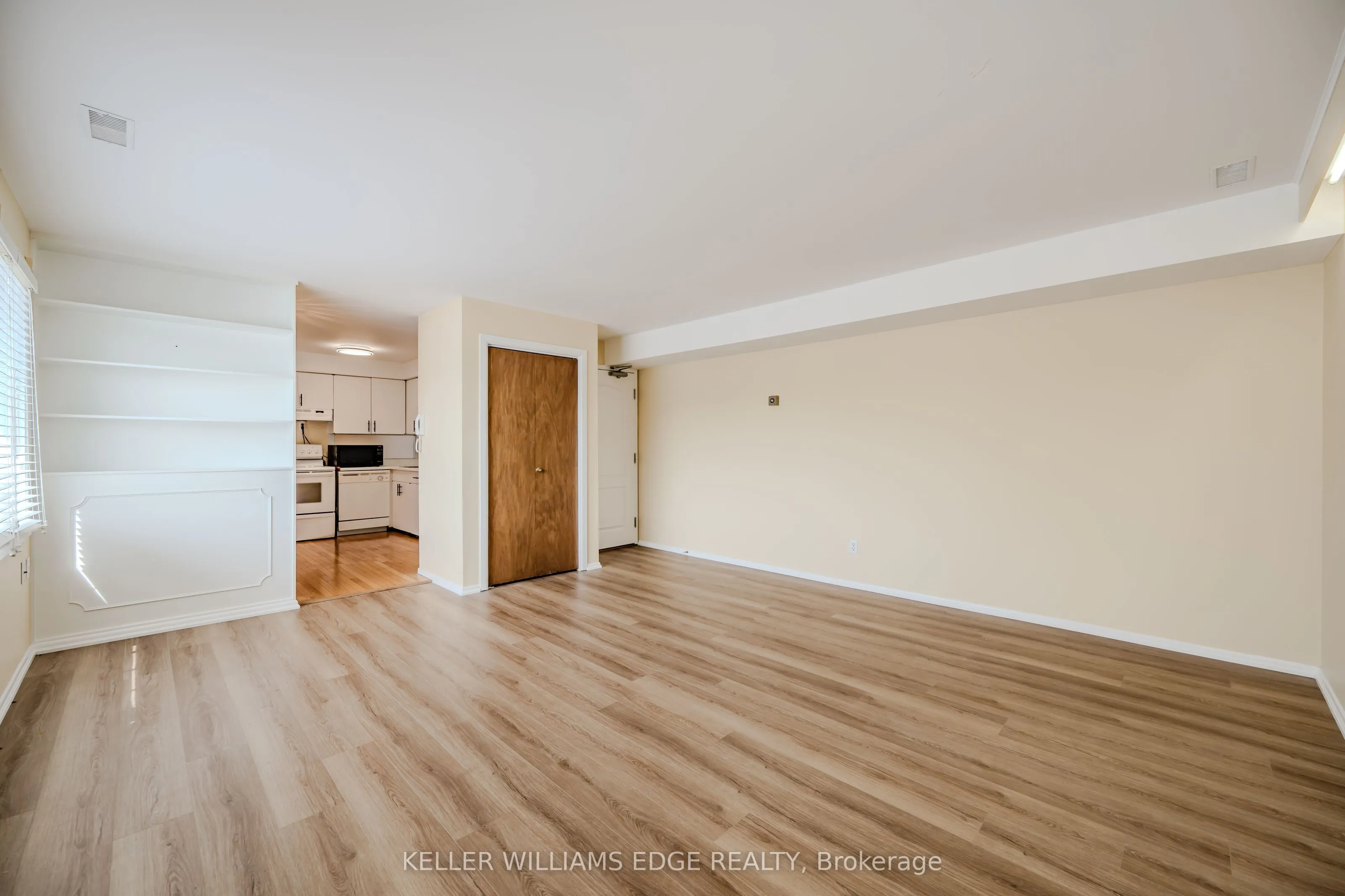 22 Mill Street S