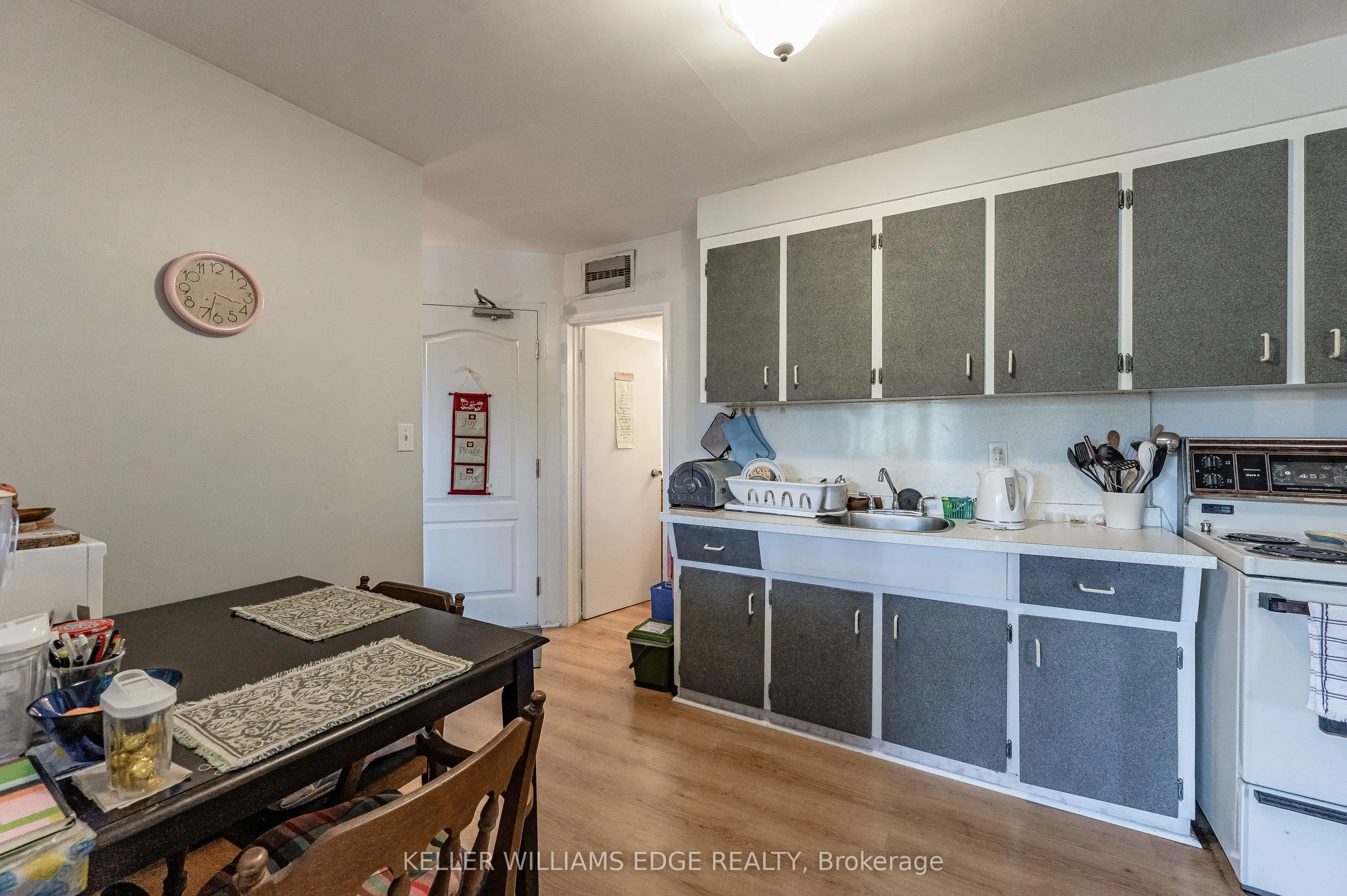 22 Mill Street S