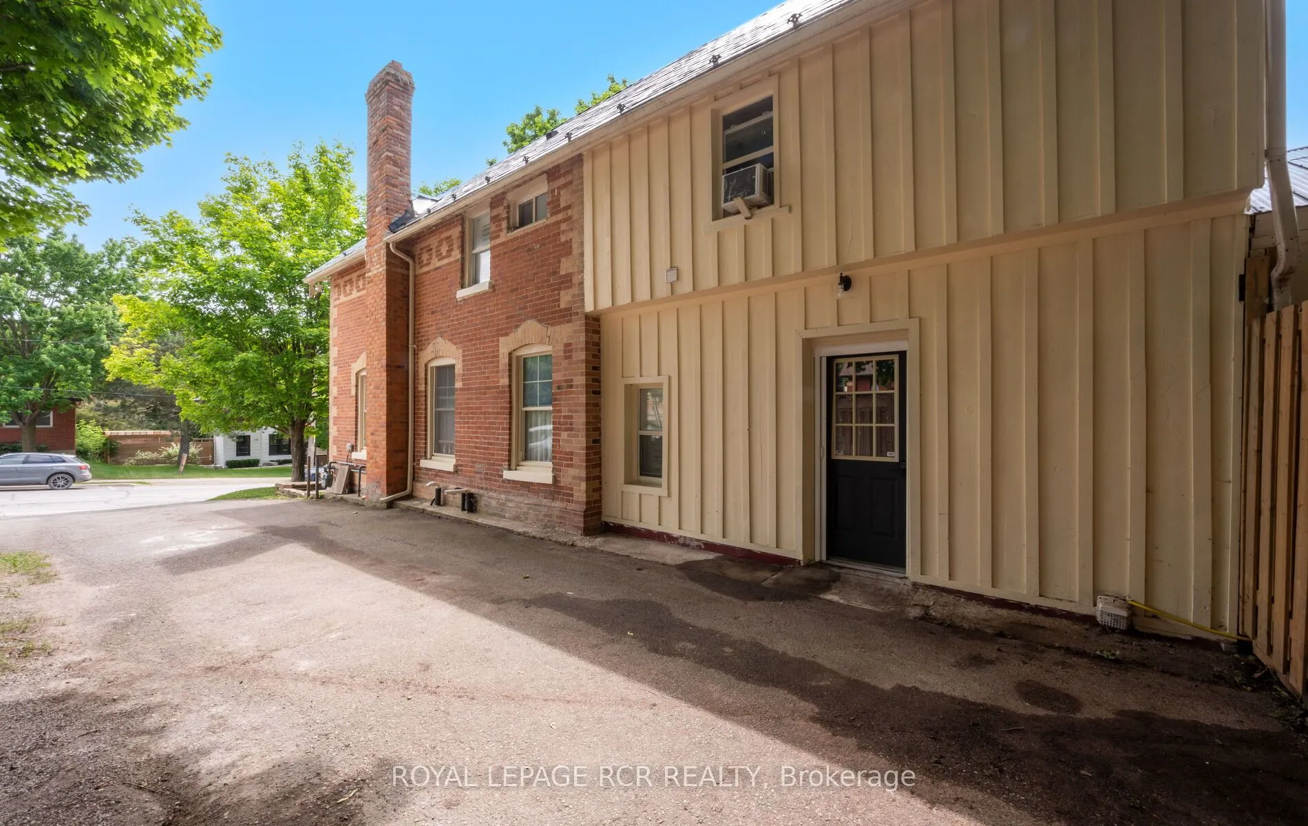 20 Main Street N