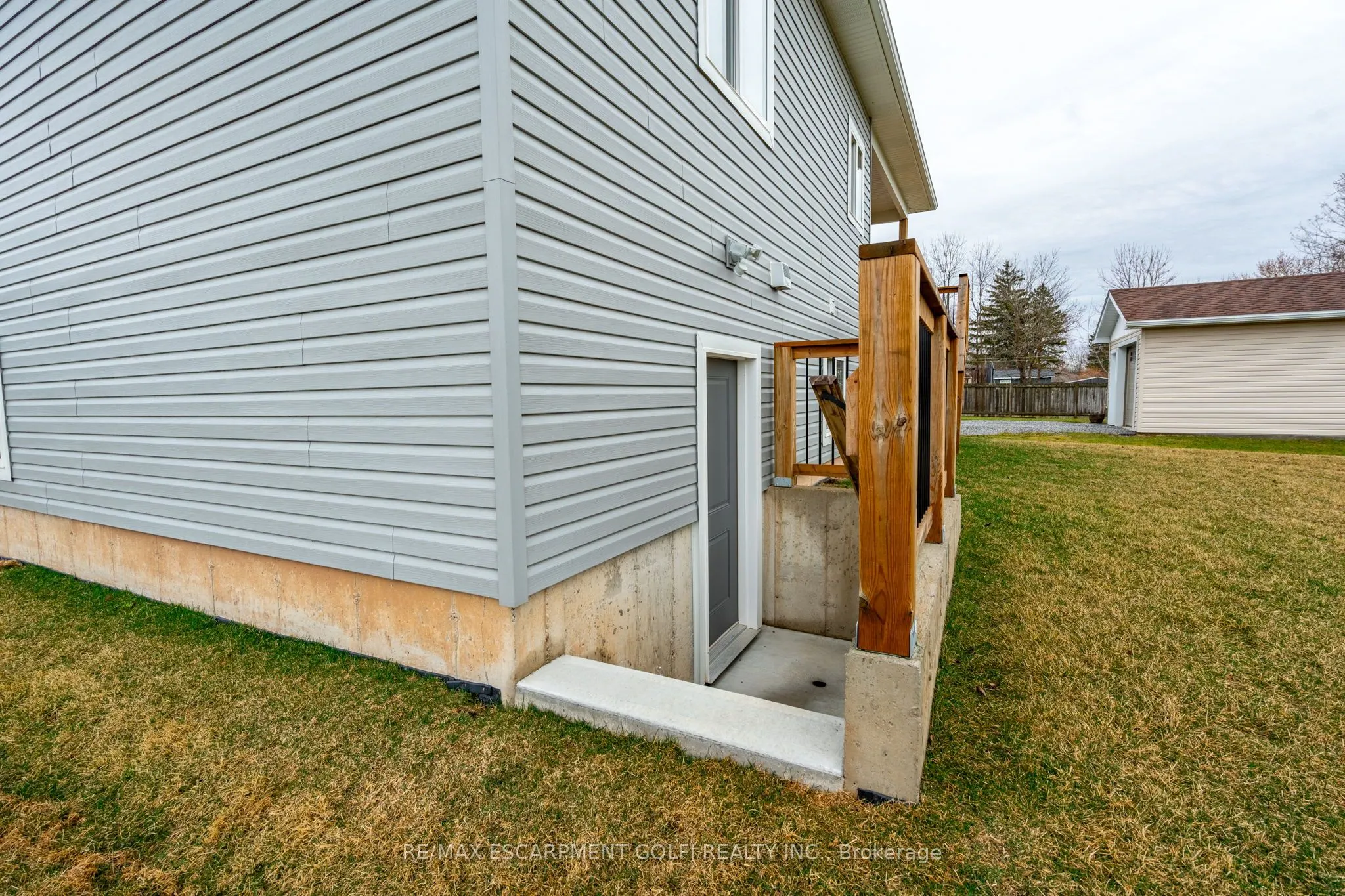 735 Dominion Road