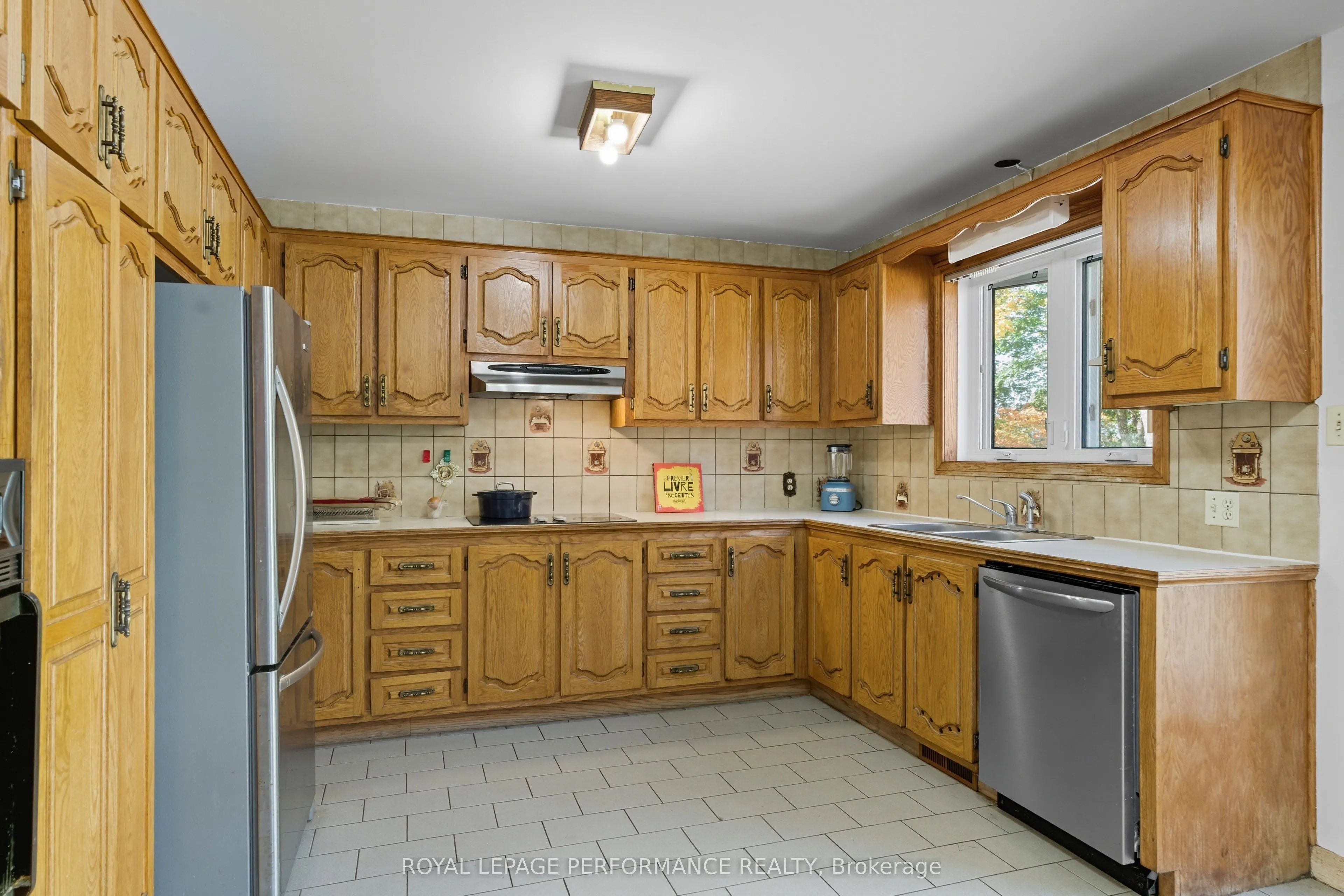 2505 Front Road