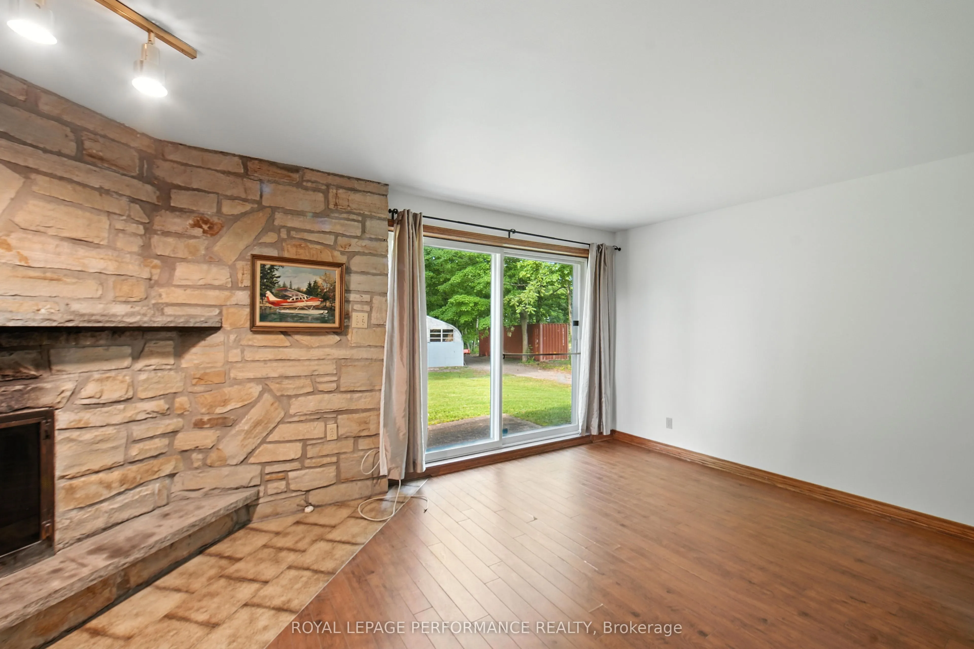 2505 Front Road