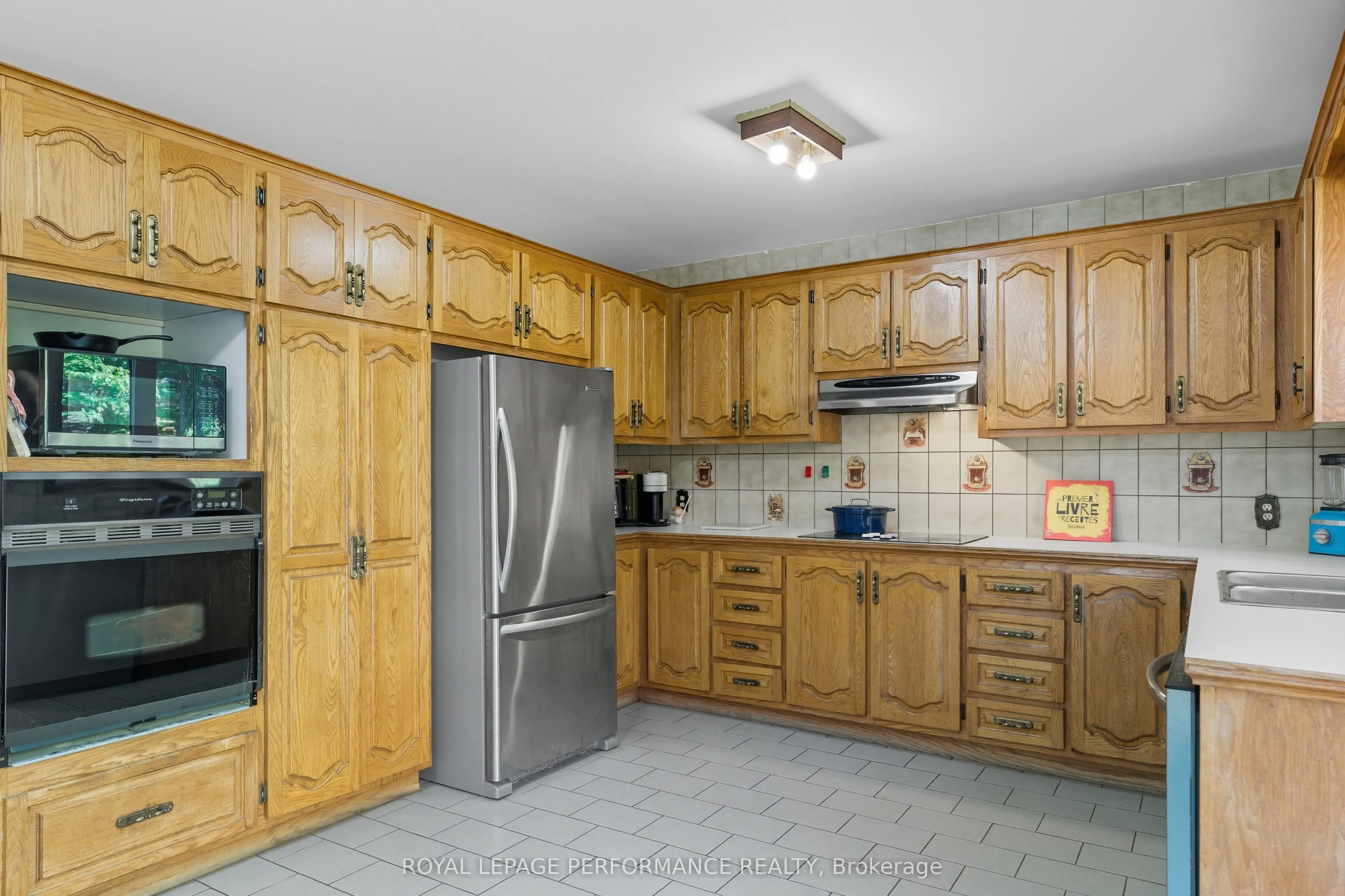 2505 Front Road