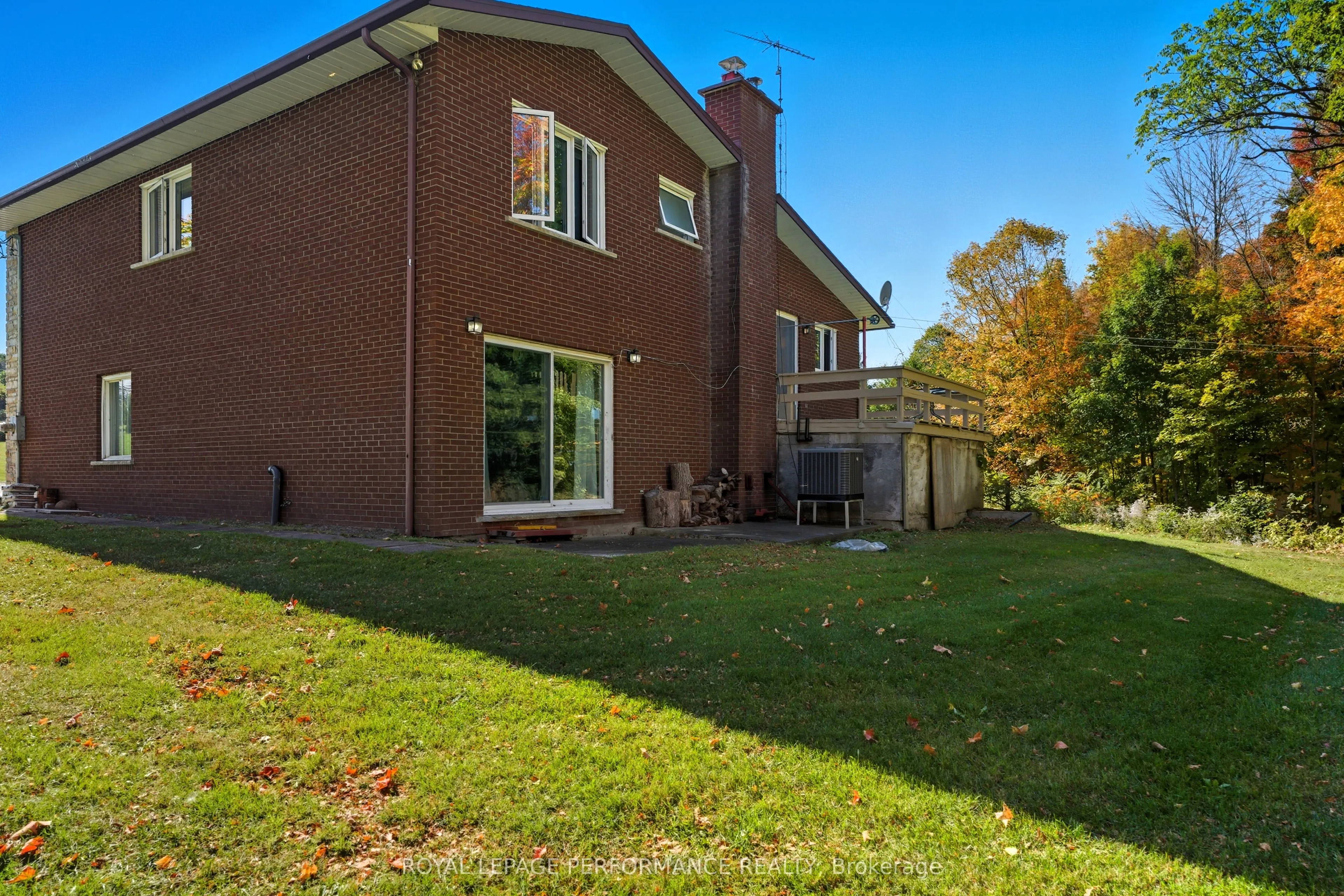 2505 Front Road