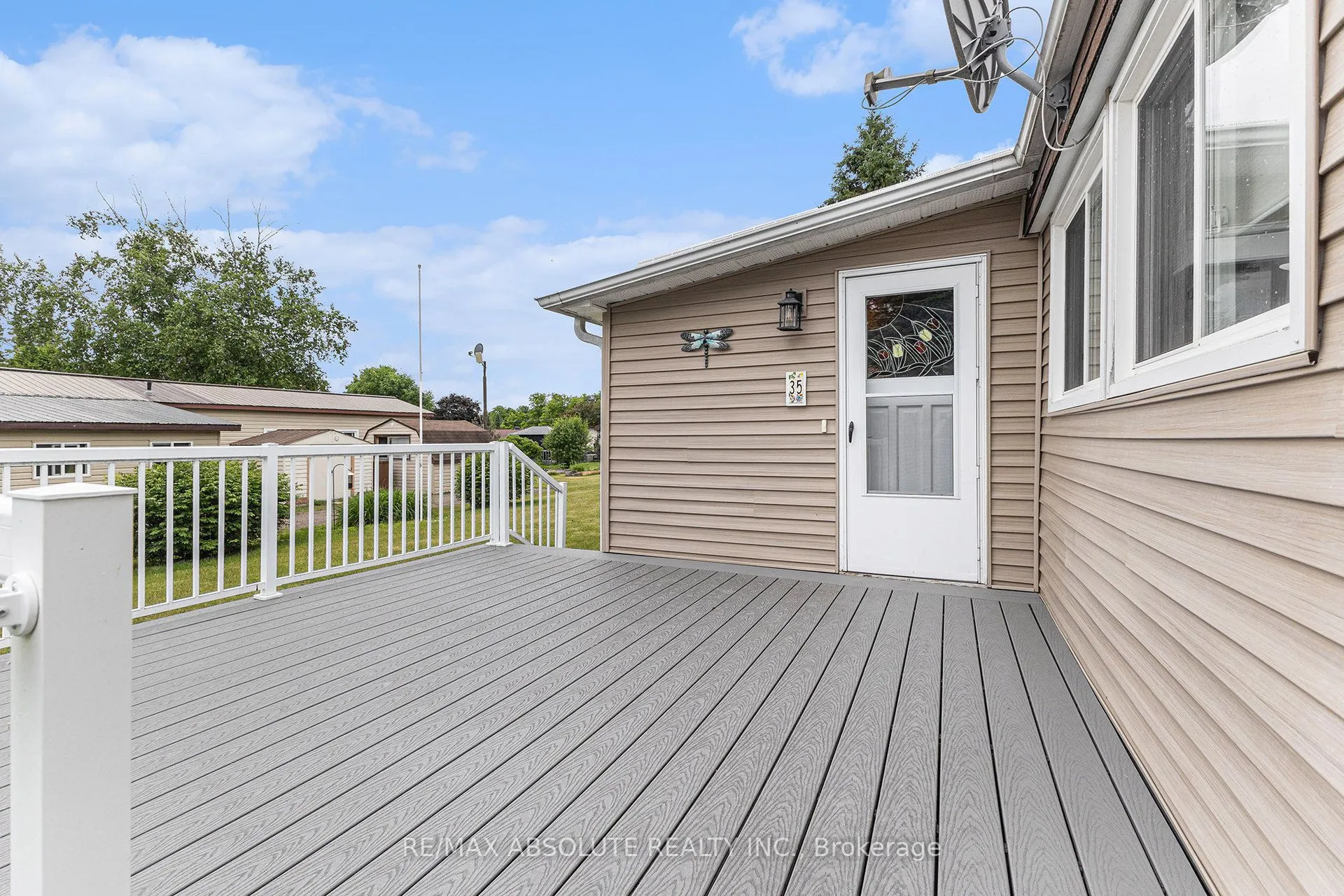 35 Woodside Lane