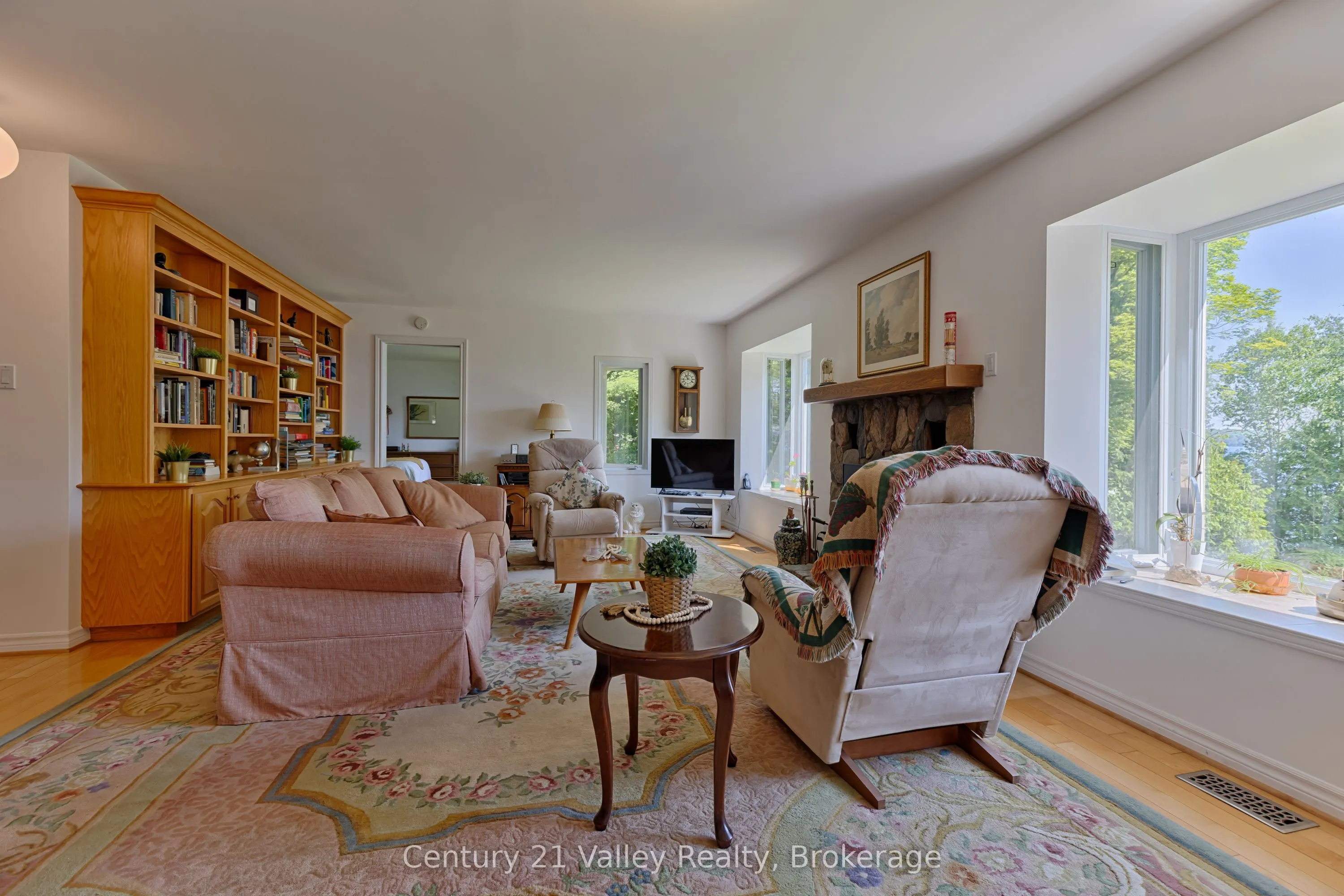 187 Mulberry Lane