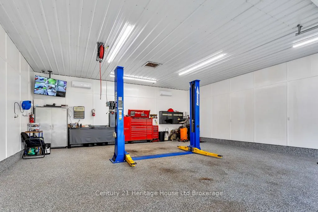 715503 Oxford County 4 Road