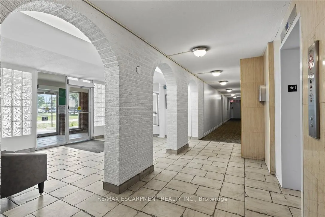 851 Queenston Road, #105