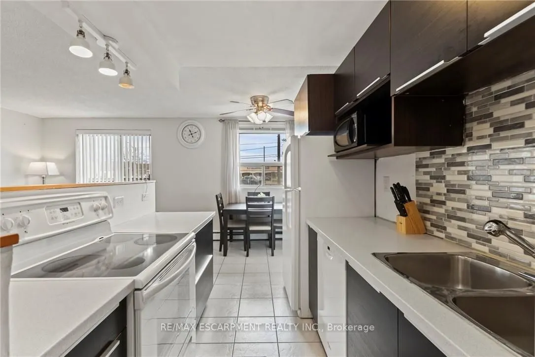 851 Queenston Road, #105
