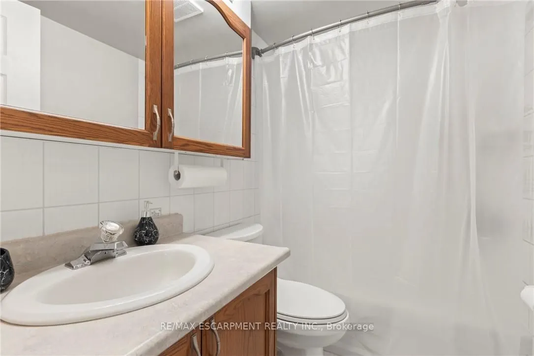 851 Queenston Road, #105