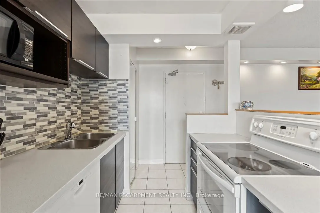 851 Queenston Road, #105