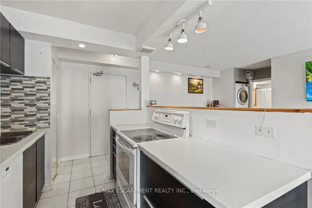 851 Queenston Road, #105