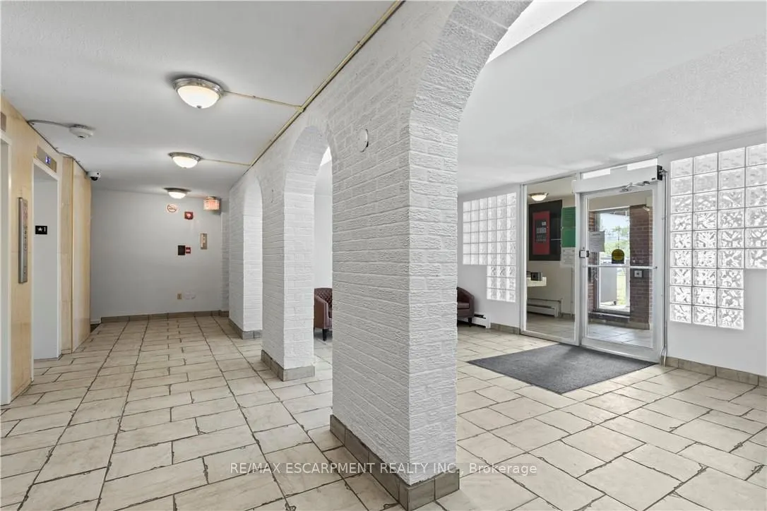 851 Queenston Road, #105