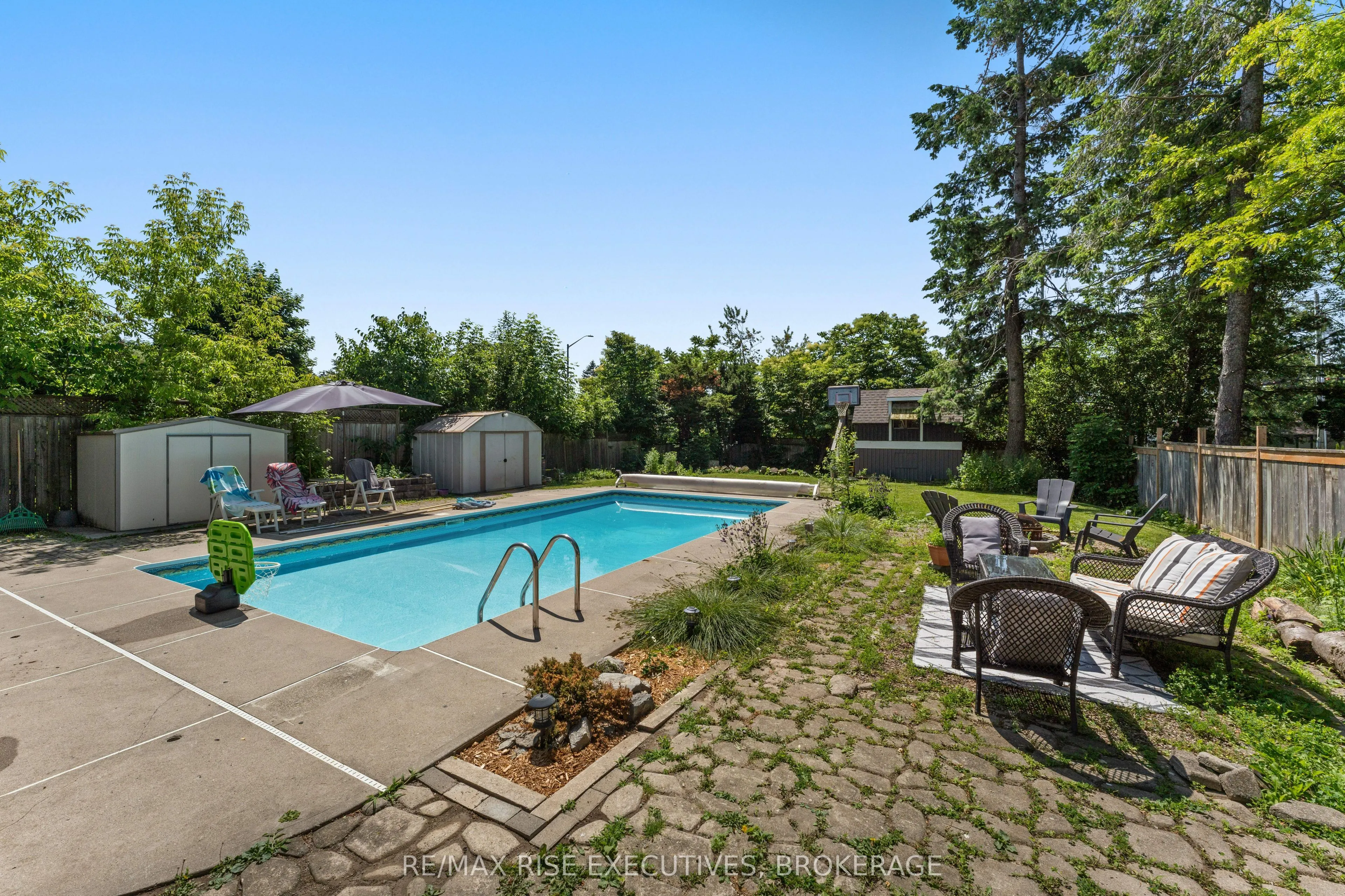883 Percy Crescent