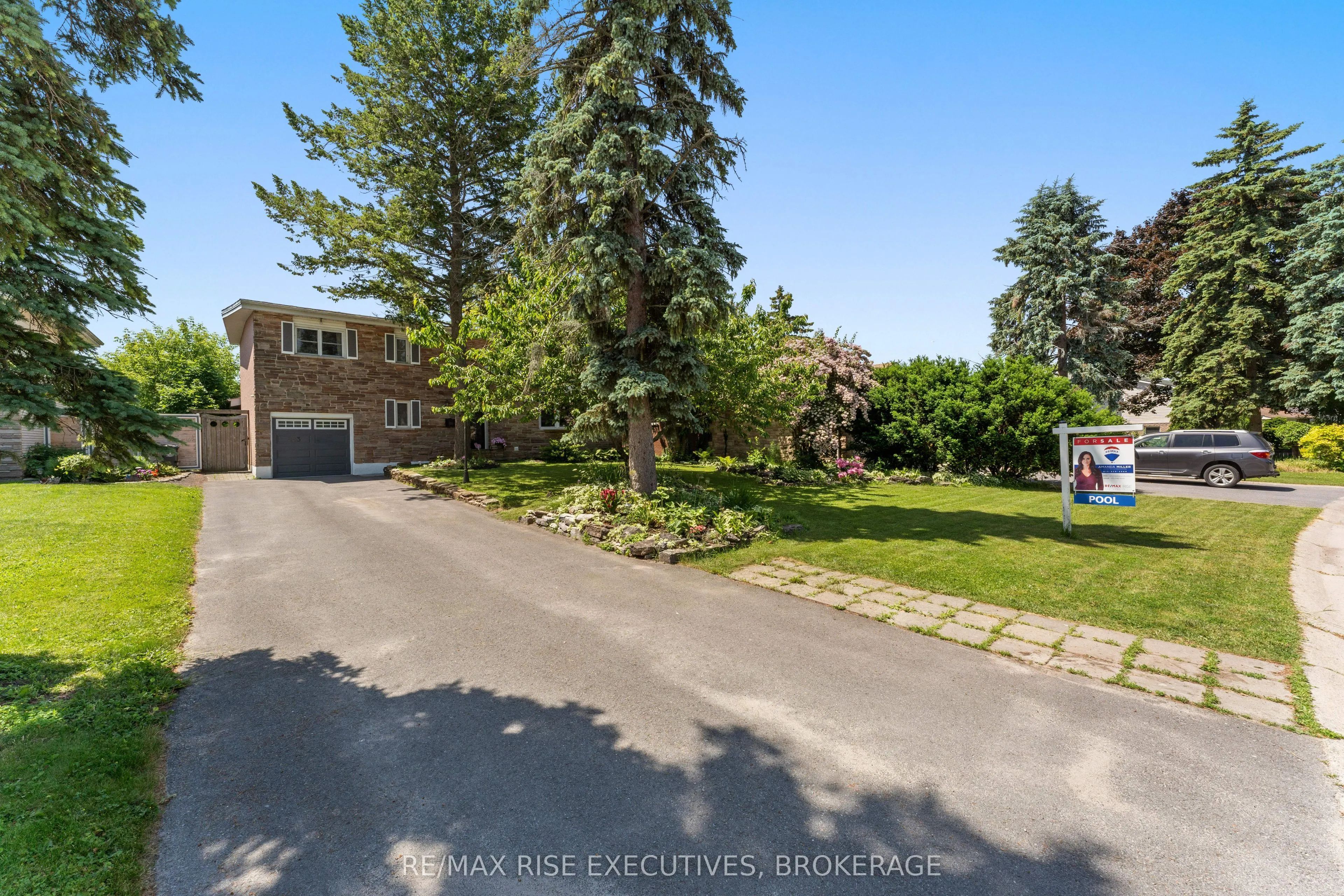 883 Percy Crescent
