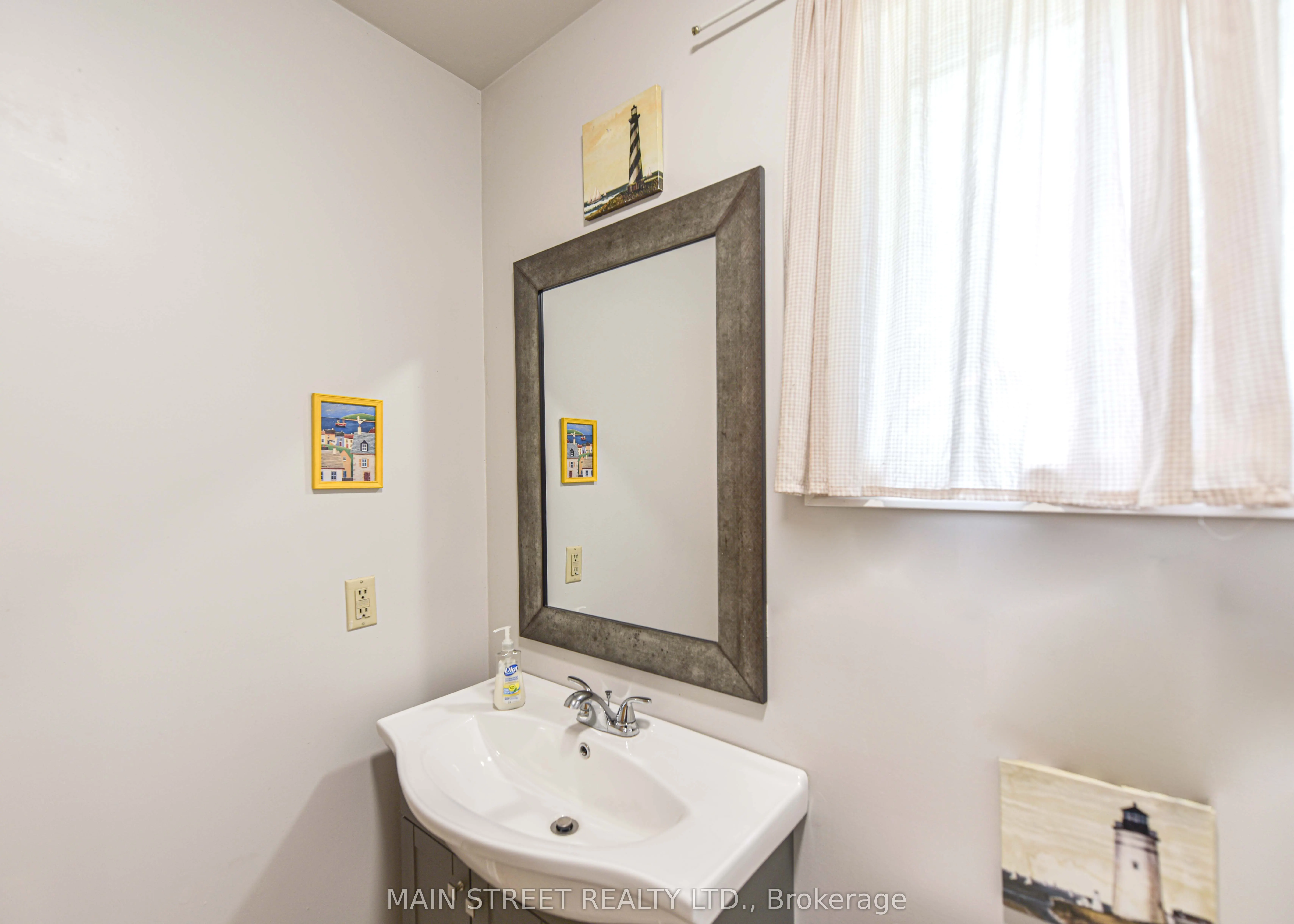 230 Lake Dalrymple Road #20