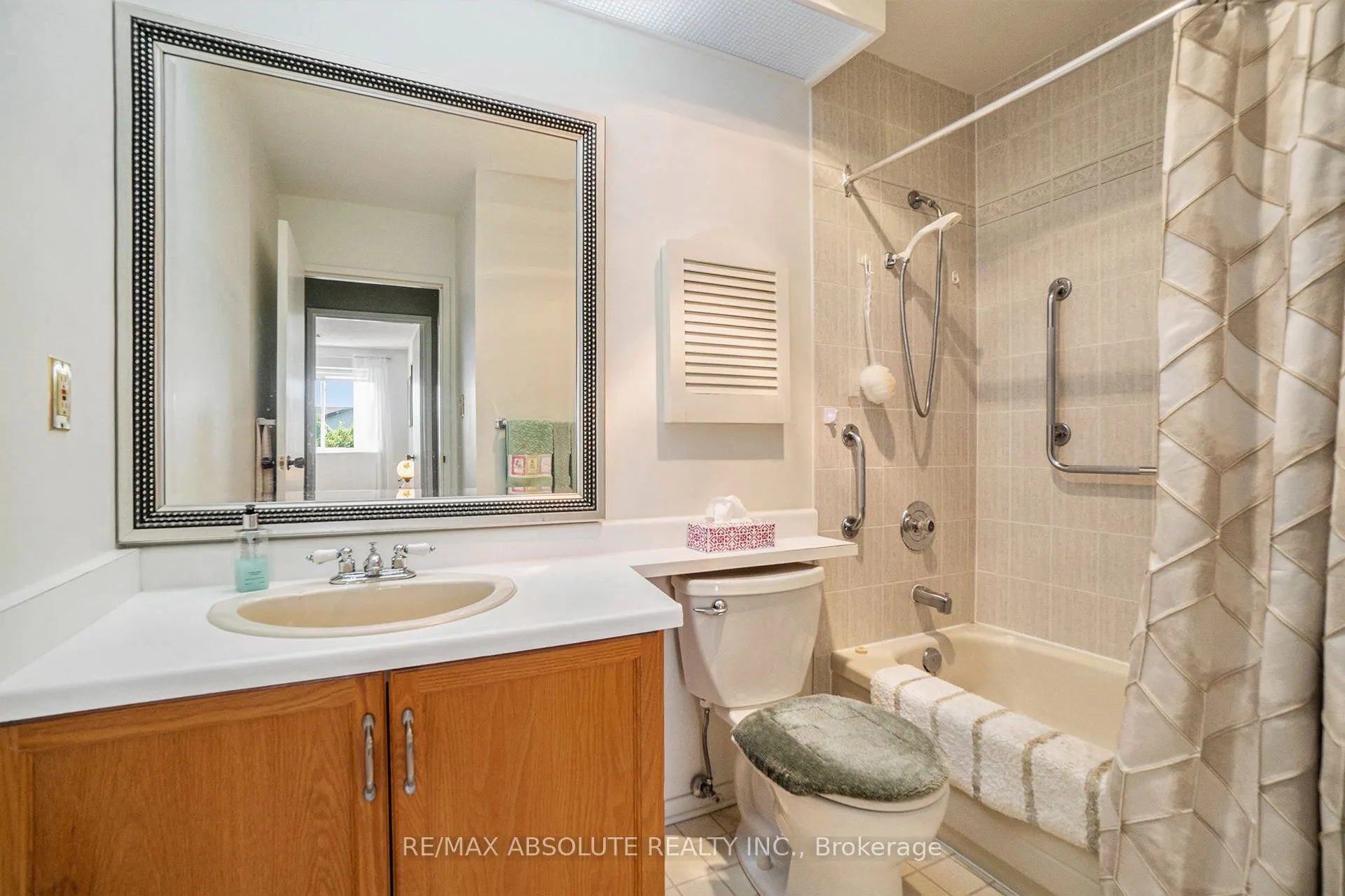 124 Daniel Street S #308