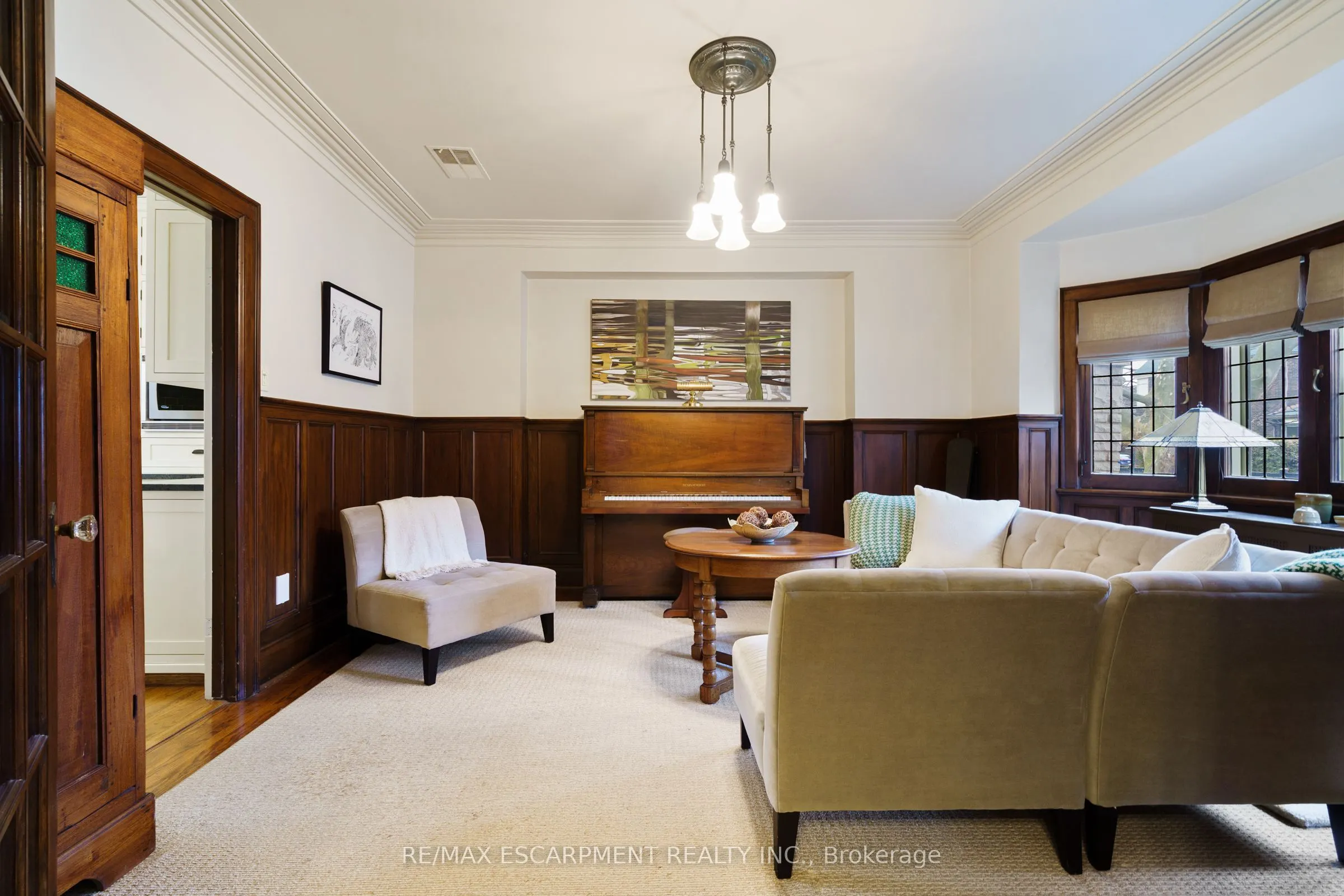 2 Oak Knoll Drive