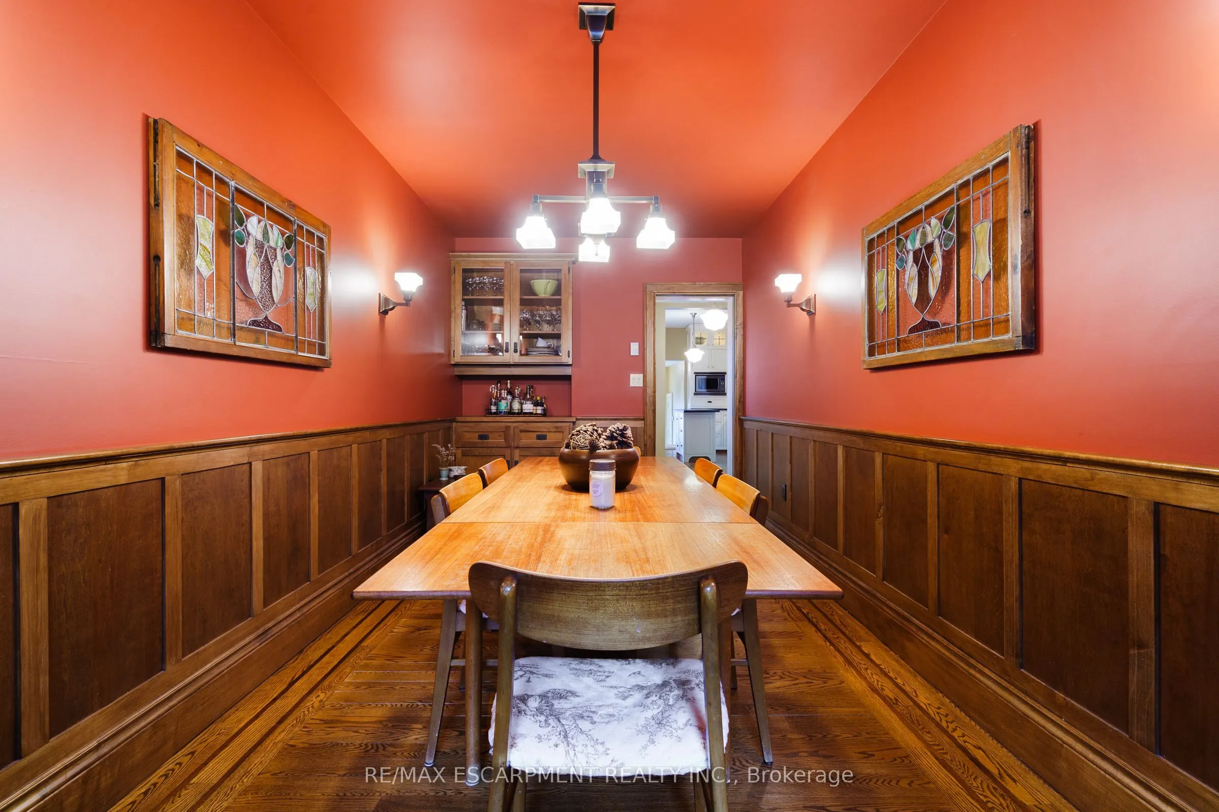 2 Oak Knoll Drive