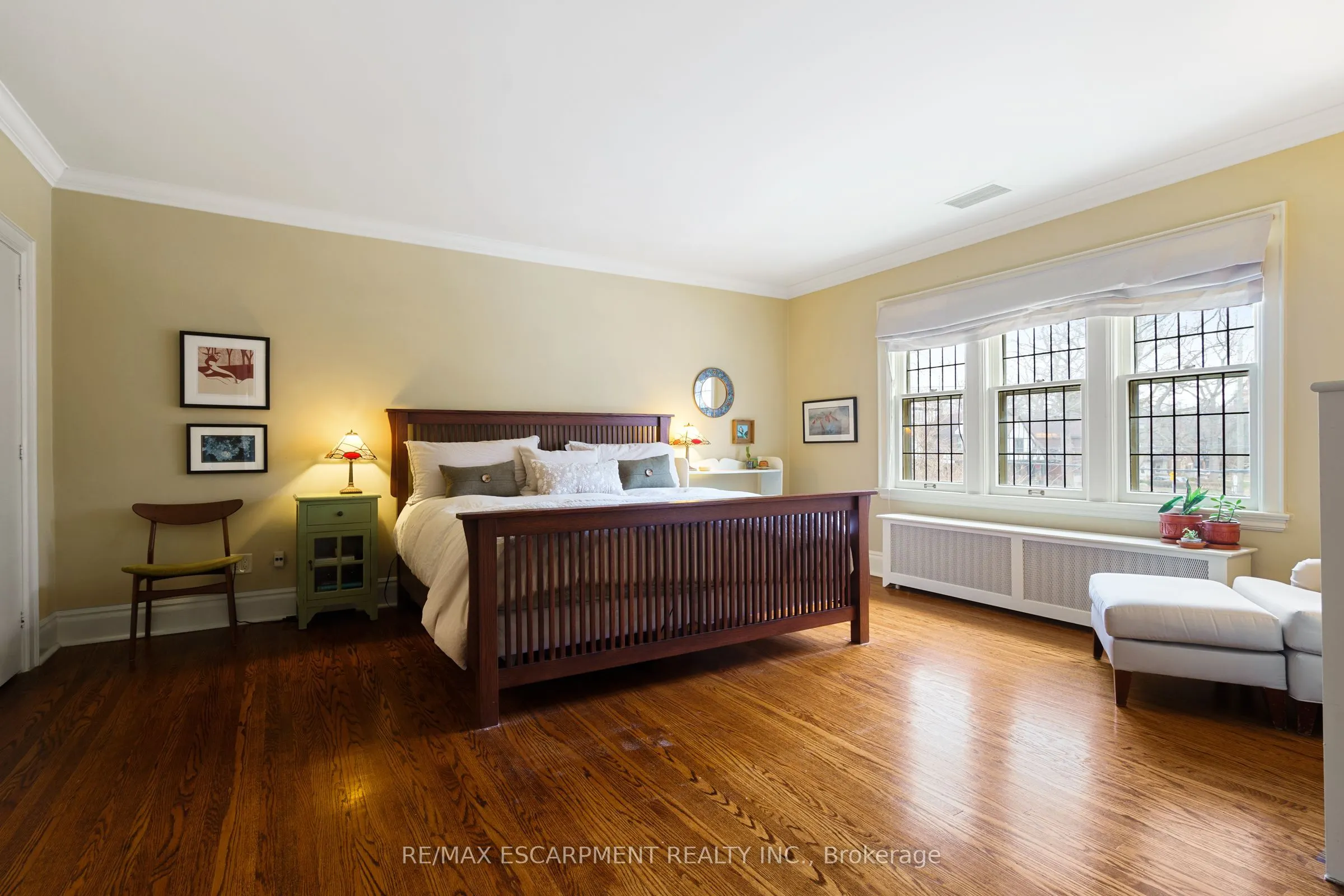 2 Oak Knoll Drive