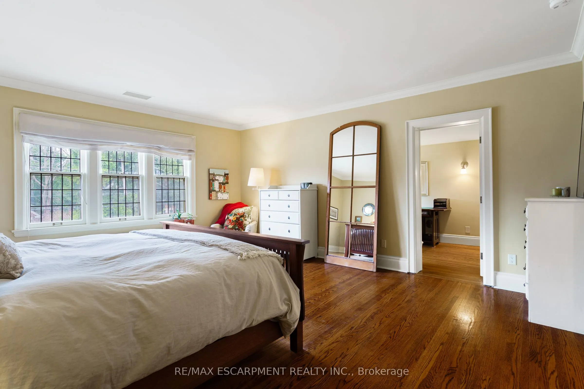 2 Oak Knoll Drive