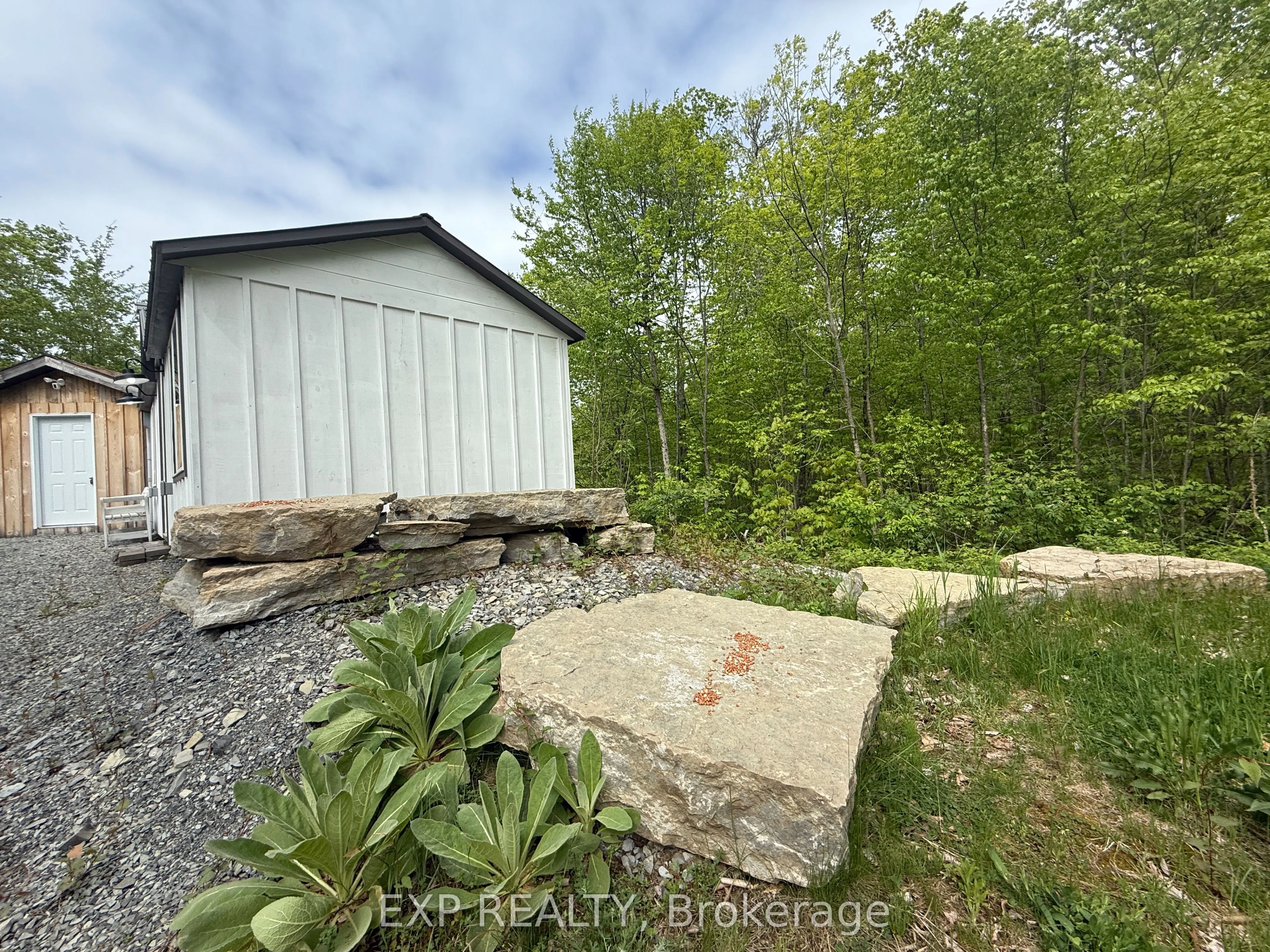 1077 POLAR BEAR Lane
