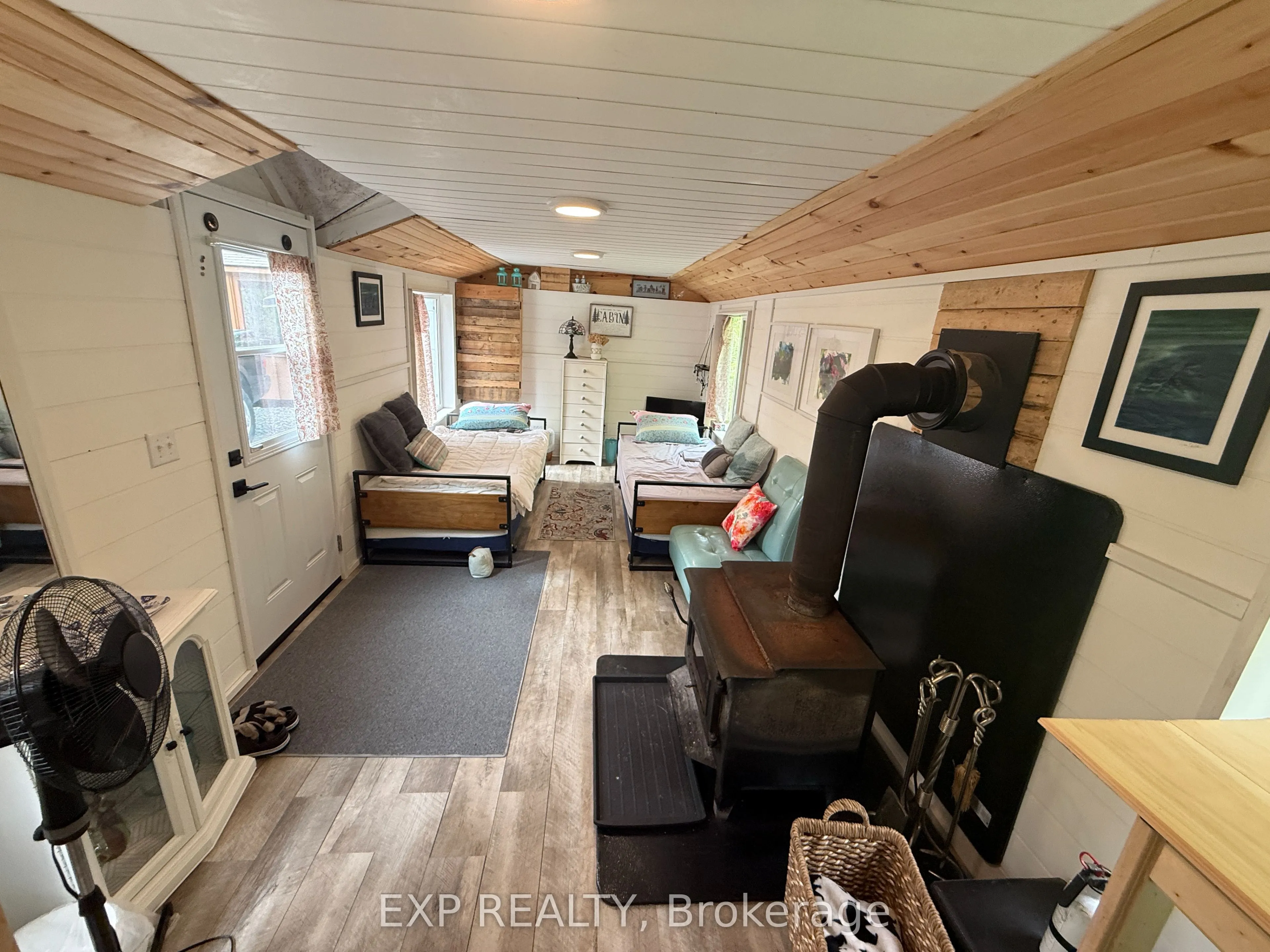 1077 POLAR BEAR Lane