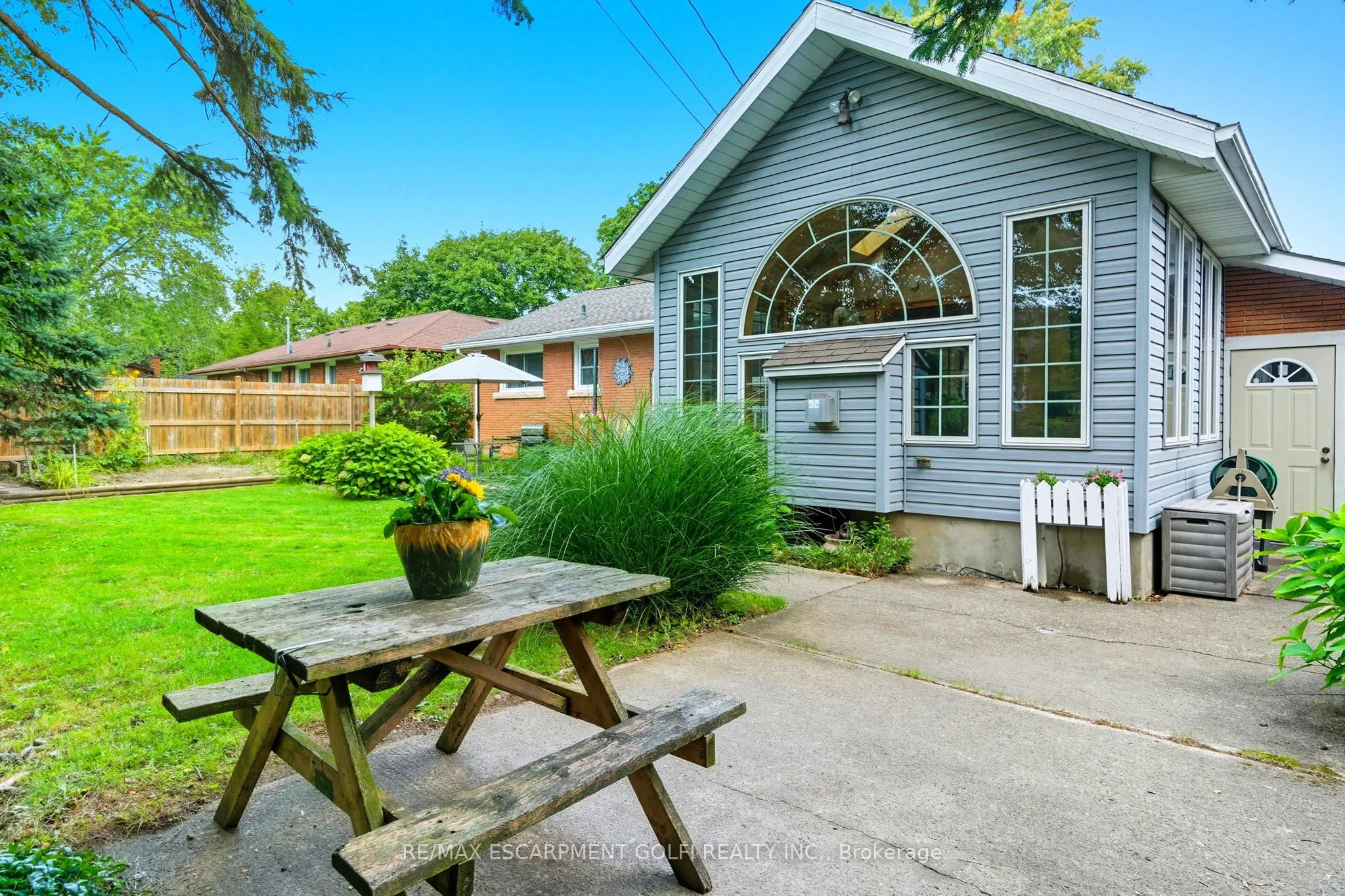 16 Glendale Drive