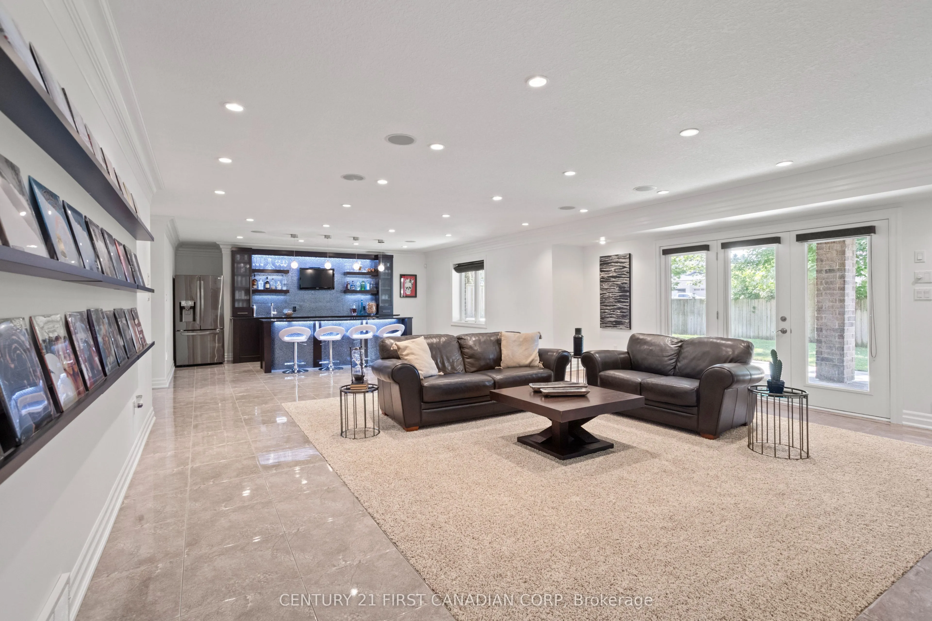 7071 Clayton Walk