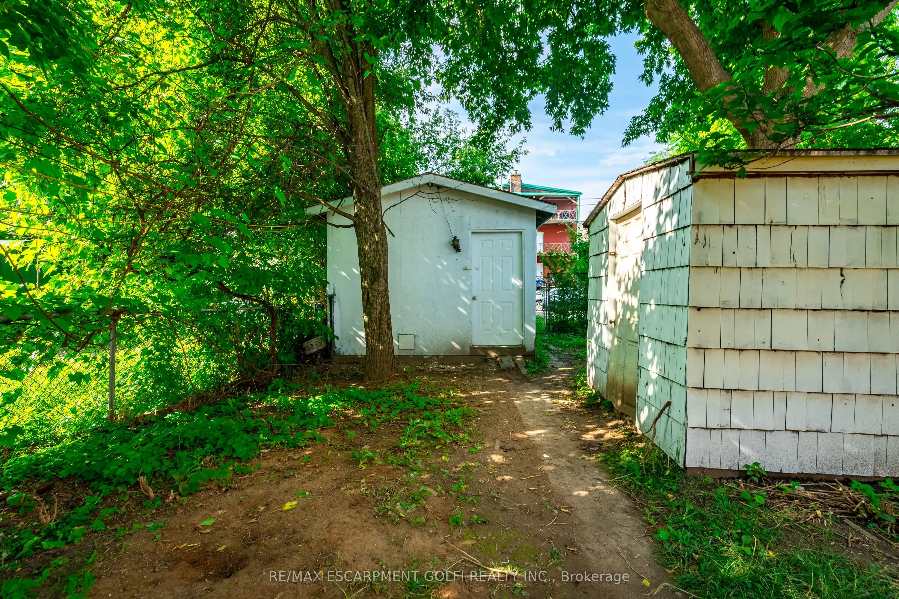 40 Aikman Avenue