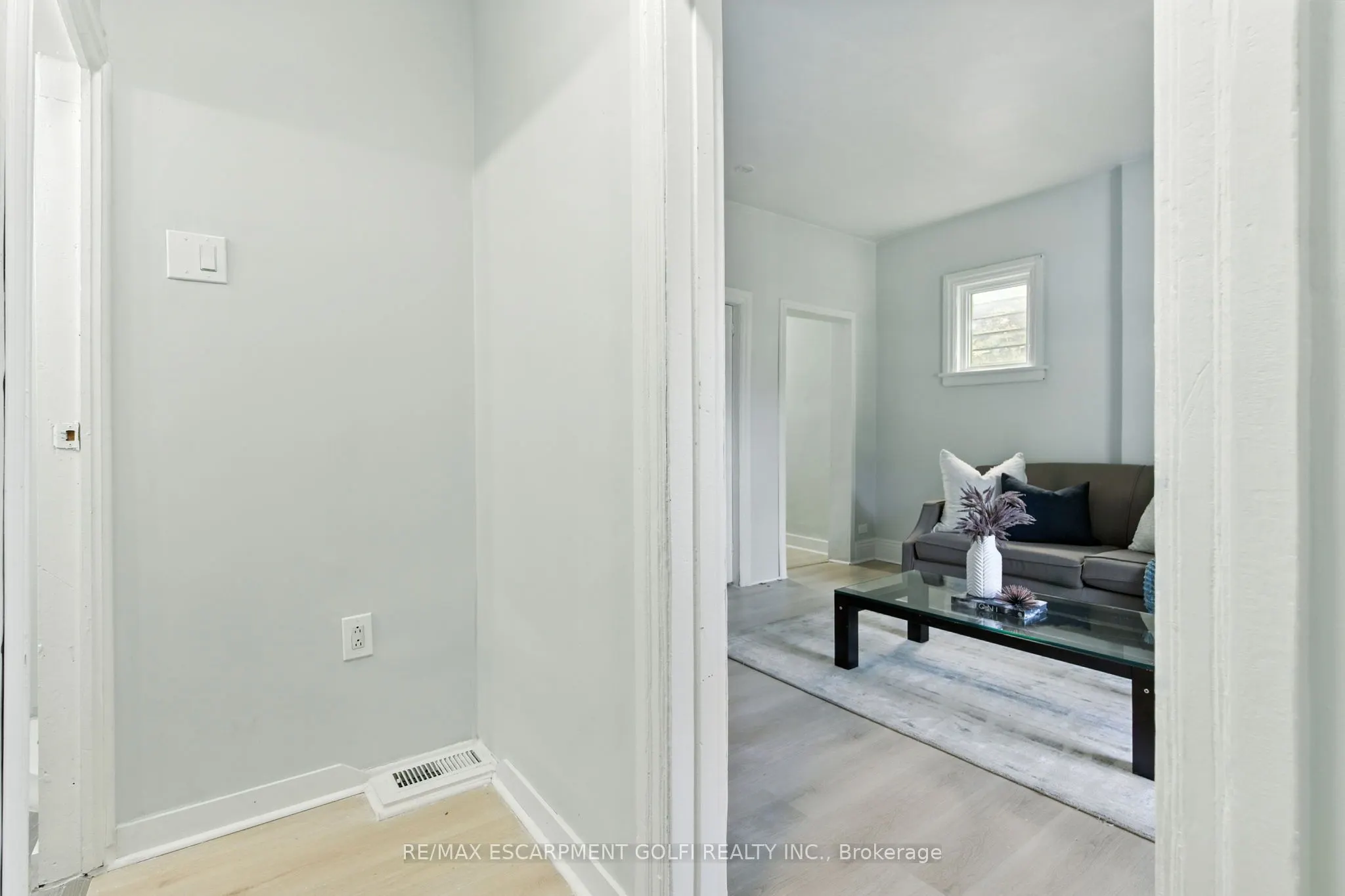 40 Aikman Avenue
