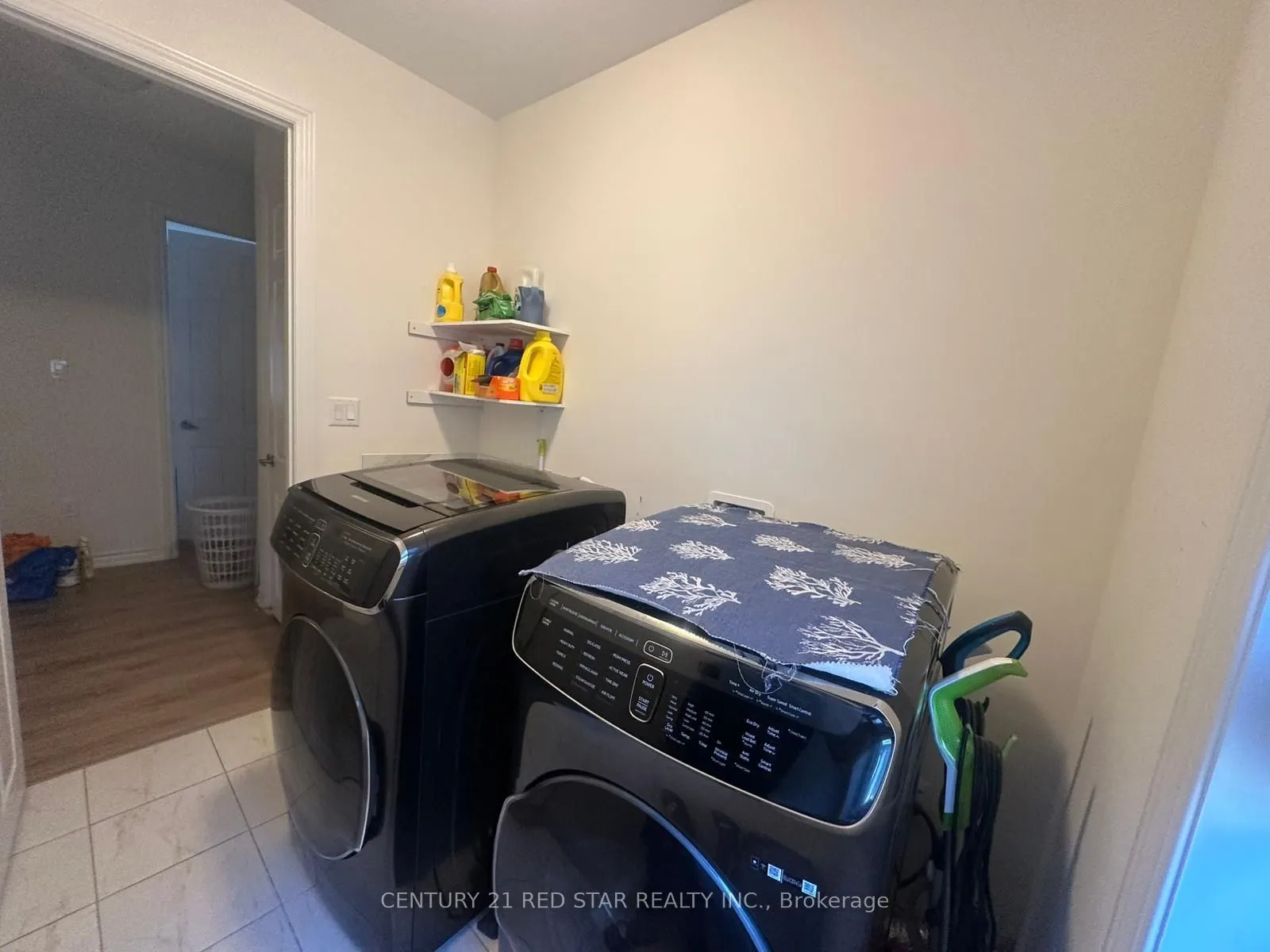 781 Gilmour Crescent