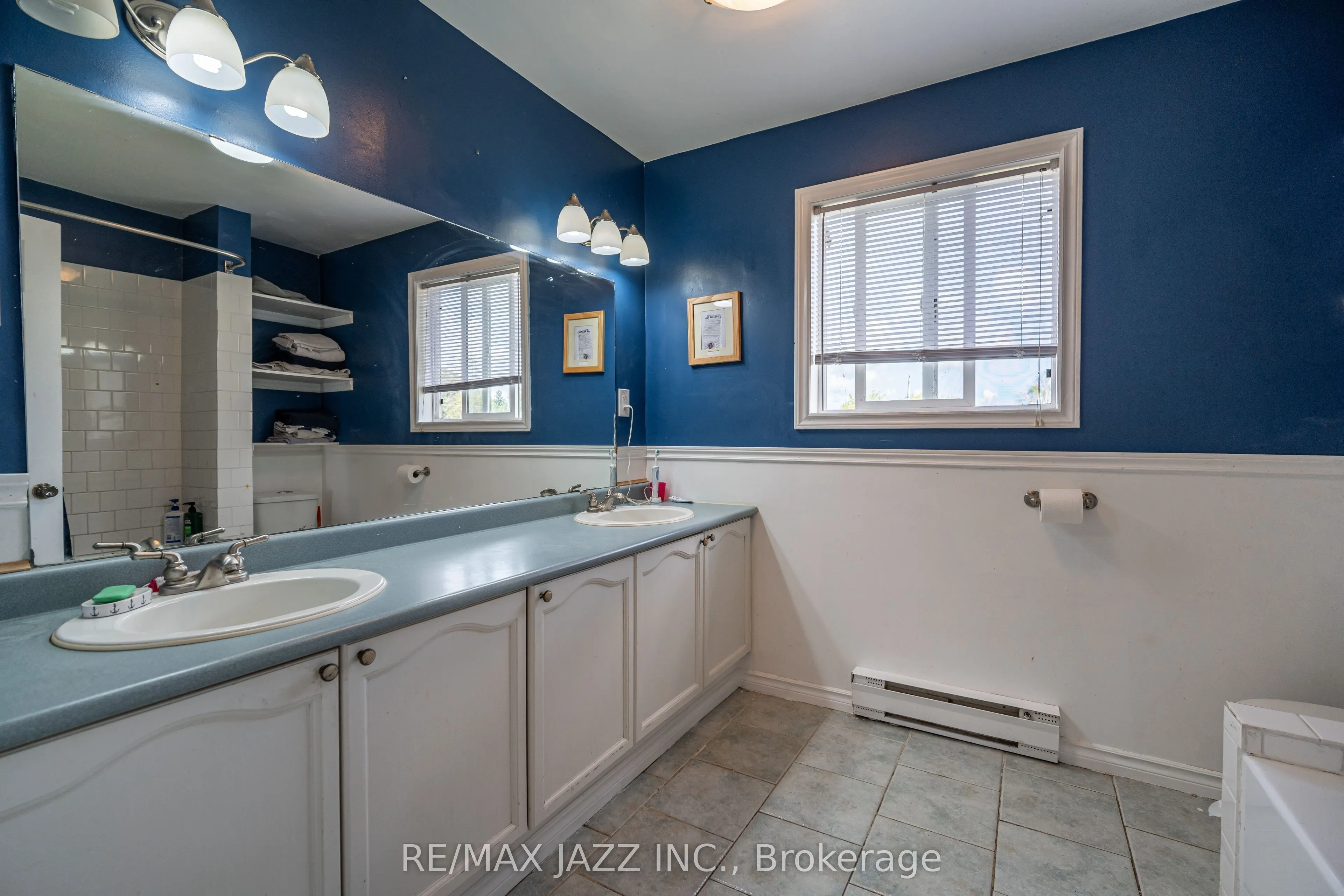 1087 Island View Drive