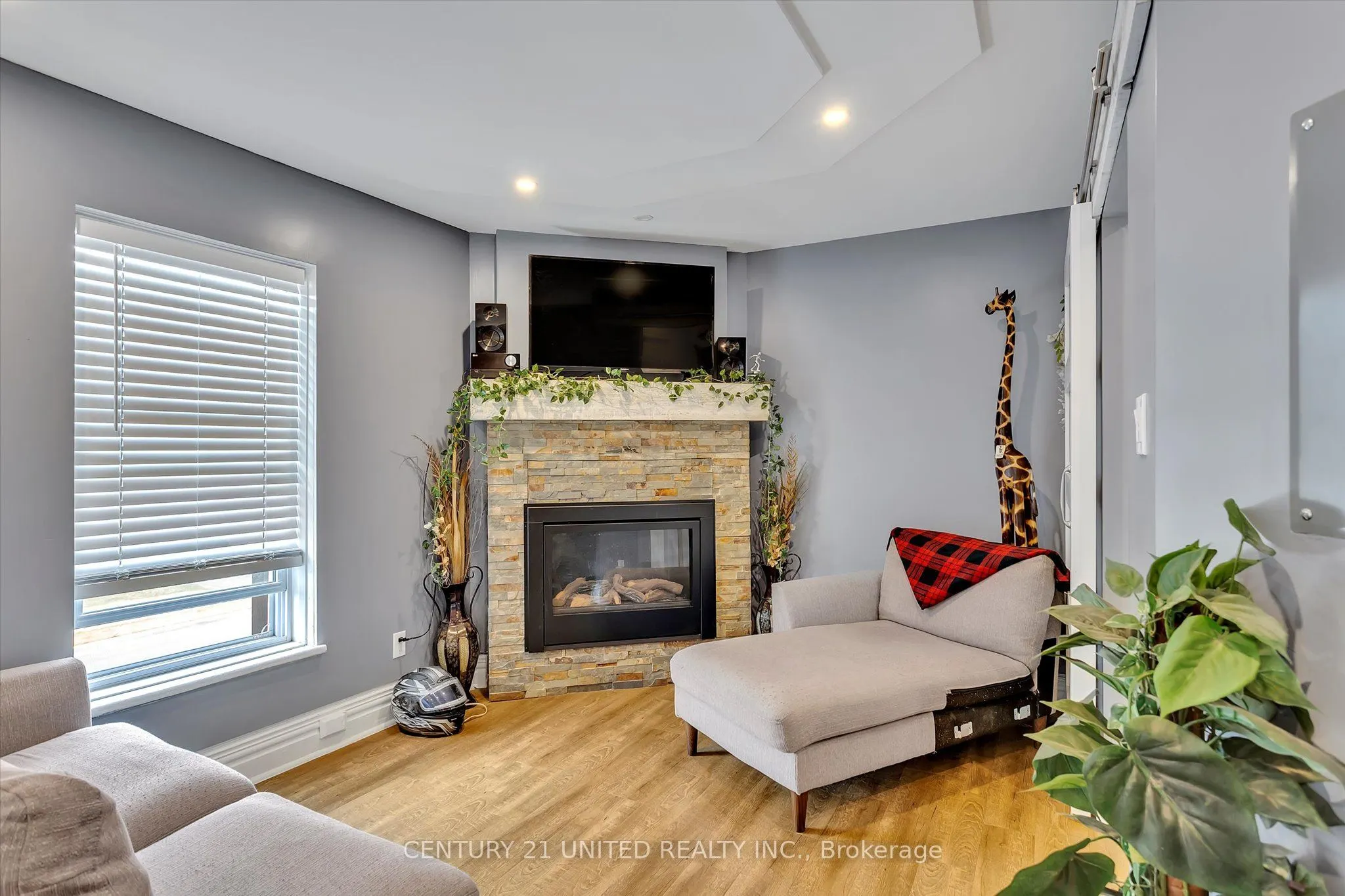 203 Carlisle Avenue