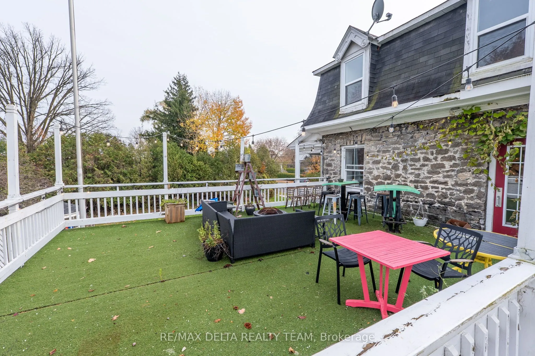 2607 OLD MONTREAL Road