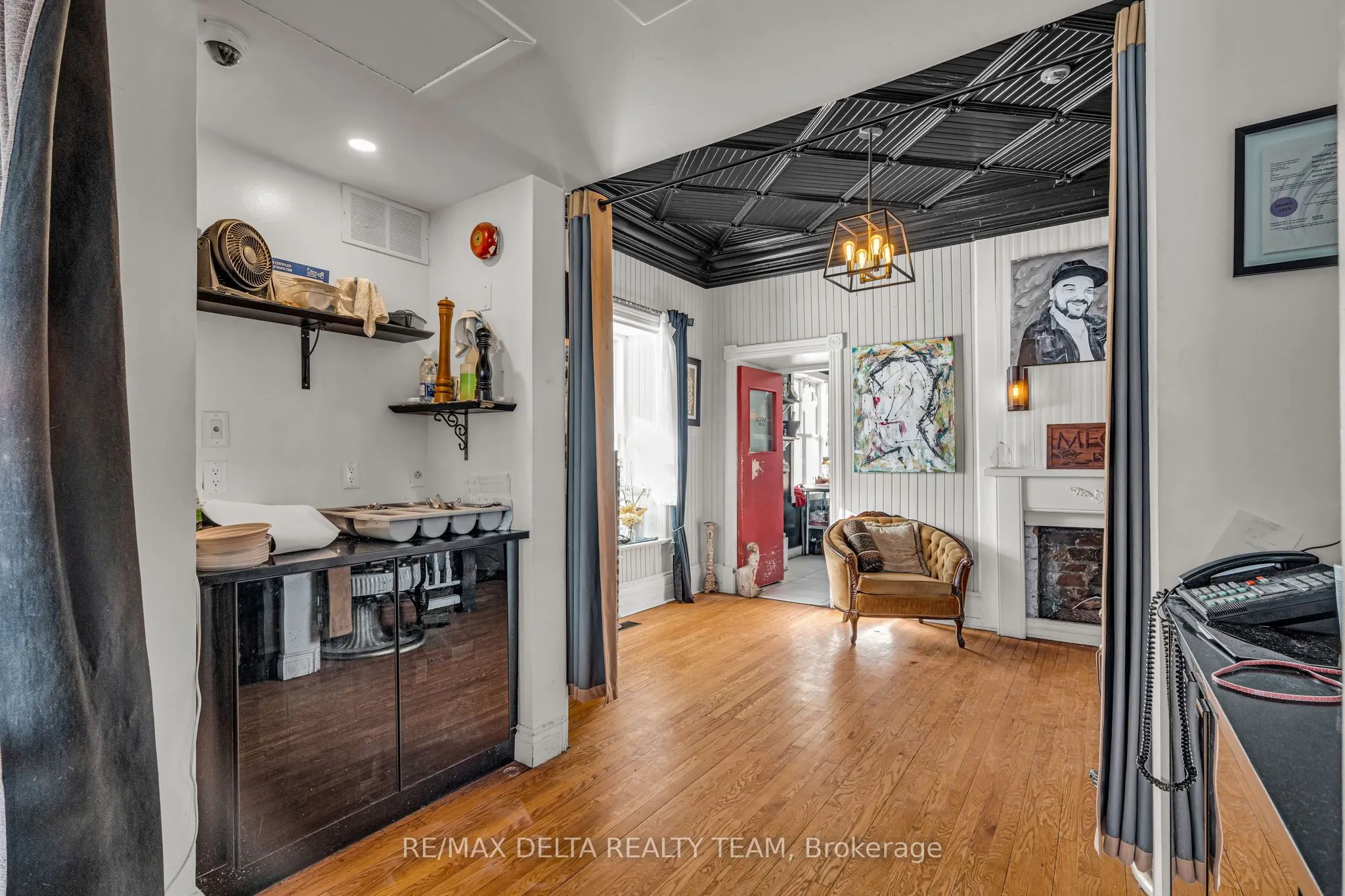 2607 OLD MONTREAL Road
